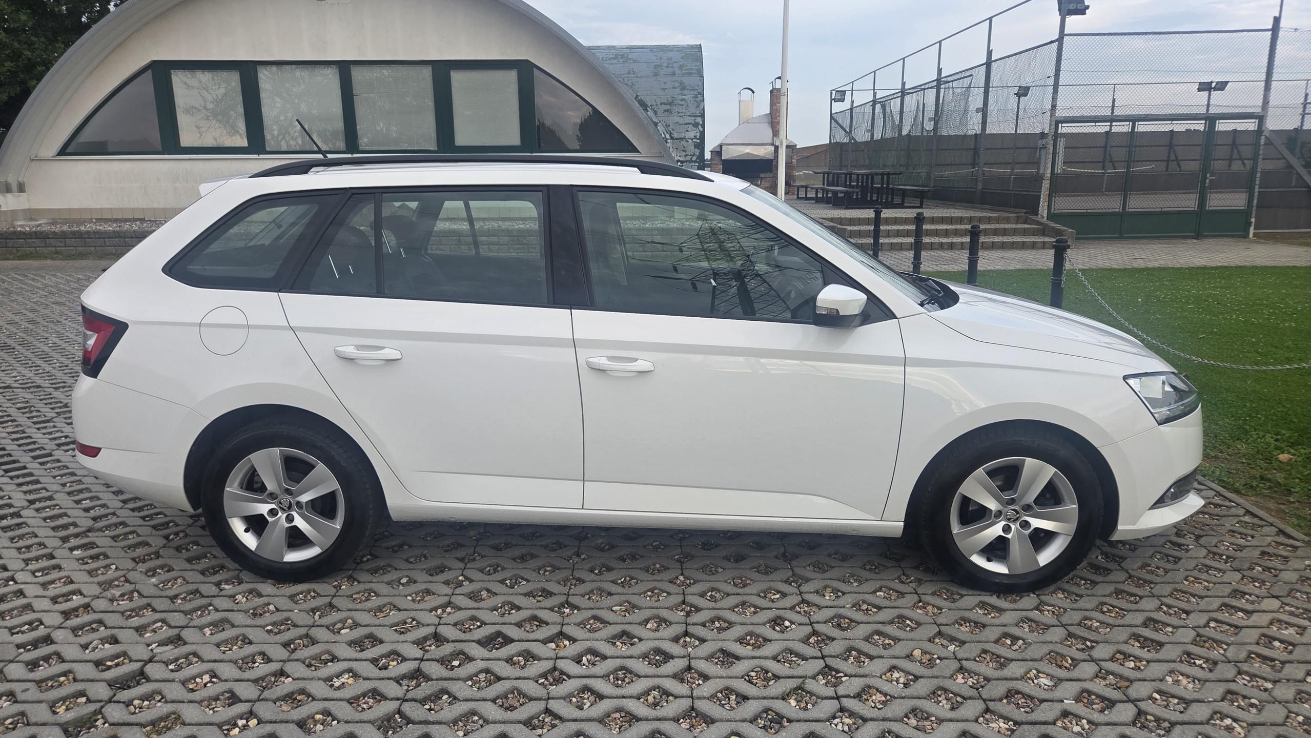 Škoda Fabia, 1.0 TSI 70 kW Ambition CZ DPH - fotka 4