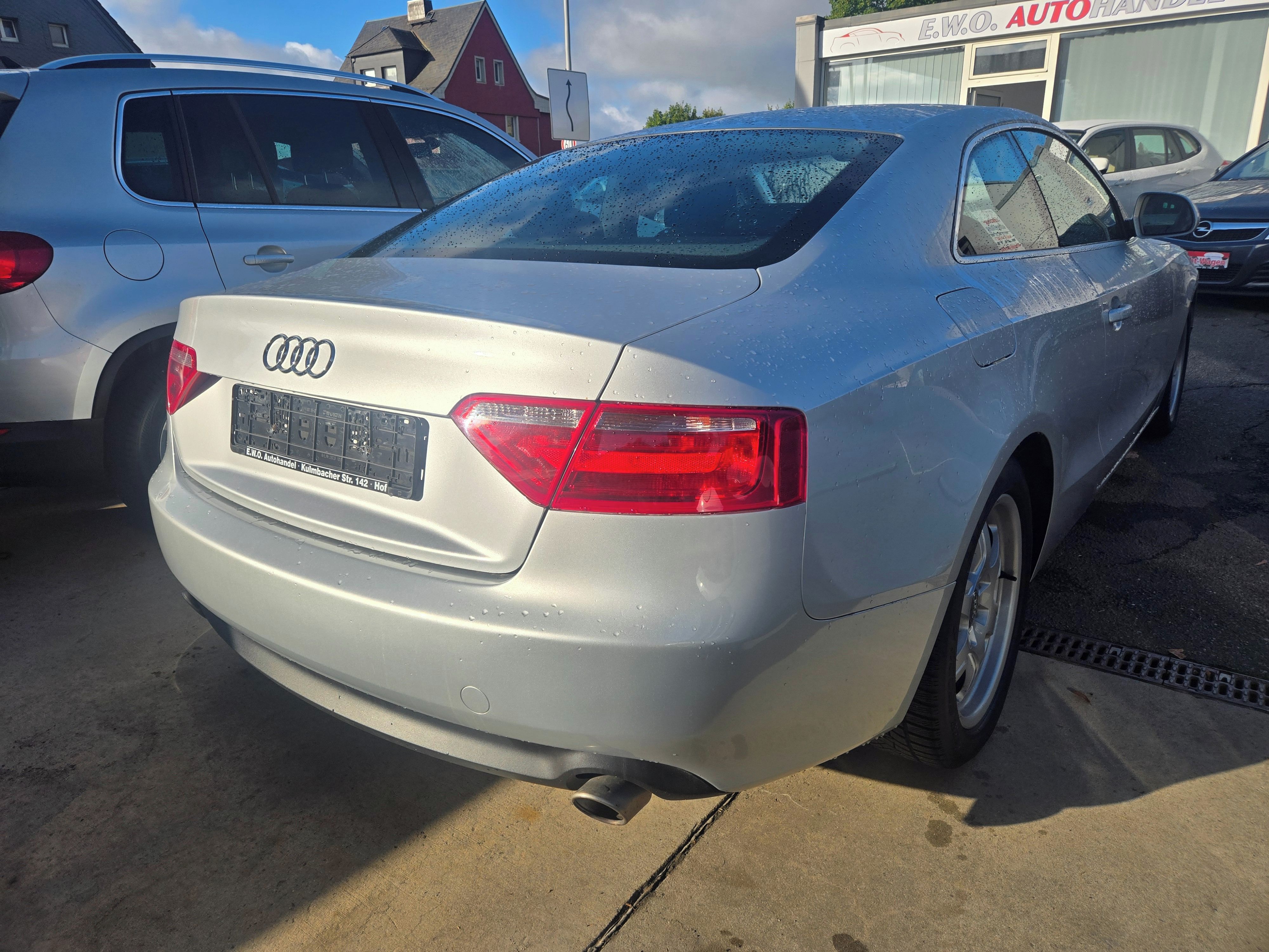 Audi A5, 2,7TDi 140kW 122000km - fotka 5