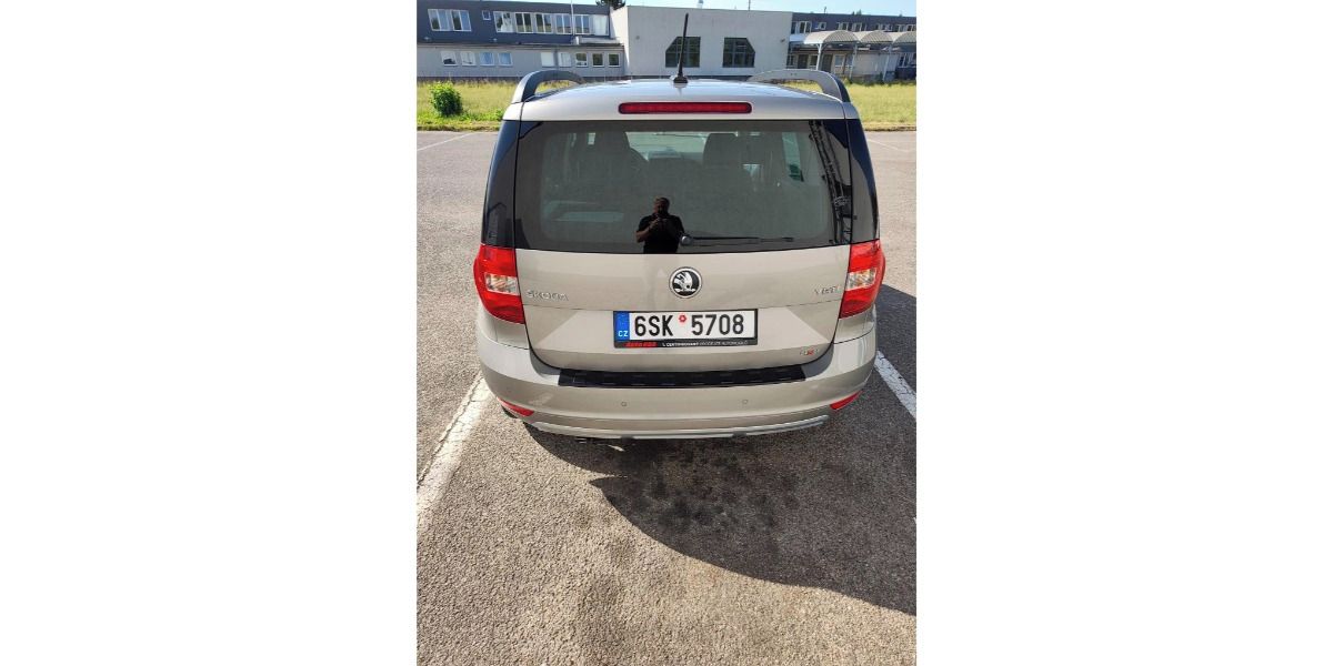 Škoda Yeti, 2.0 TDI 103 kW DSG 4x4 tažné - fotka 5