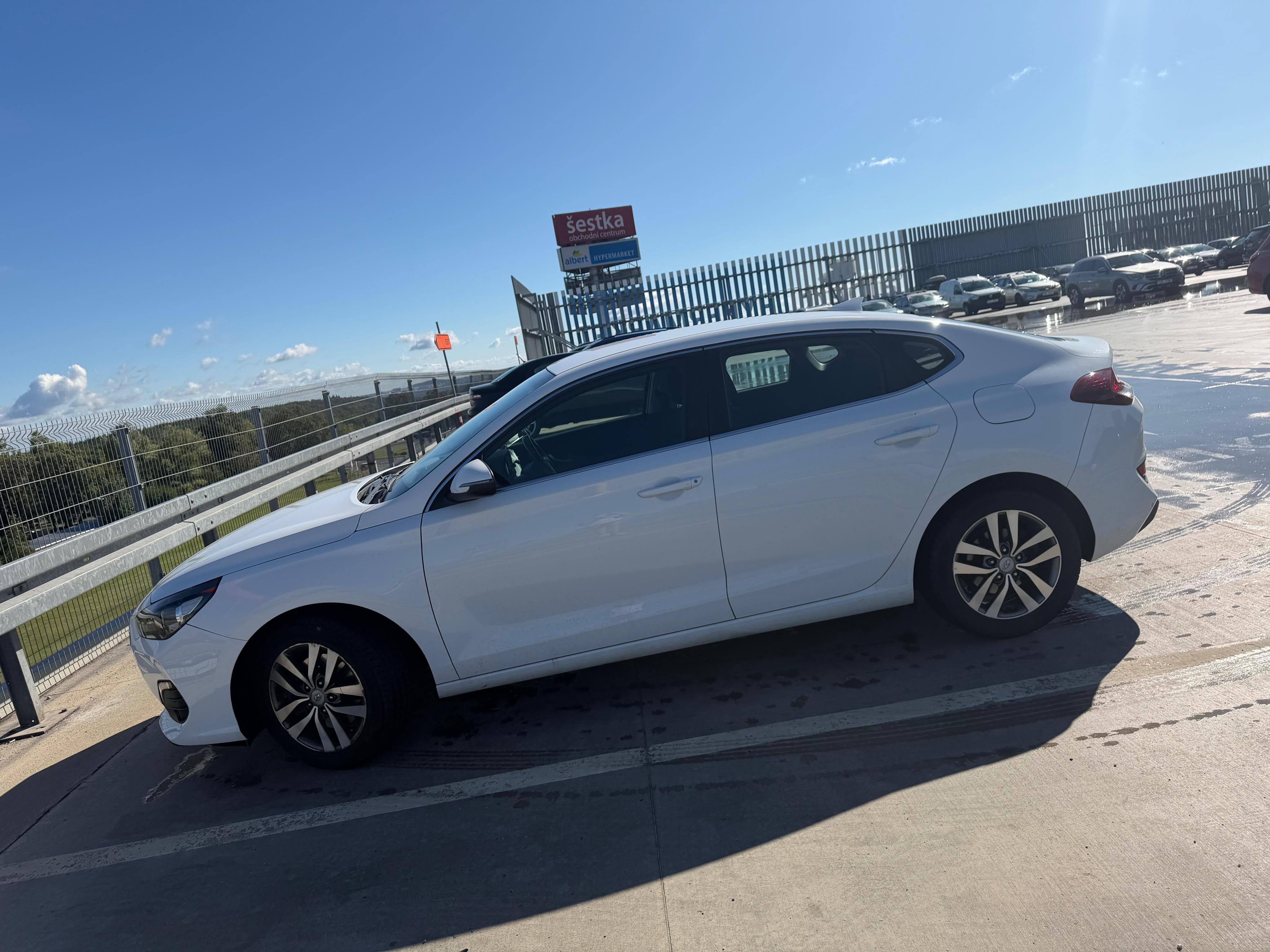 Hyundai i30, Hyundai i30 fastback 1.0 T-GDI - fotka 4