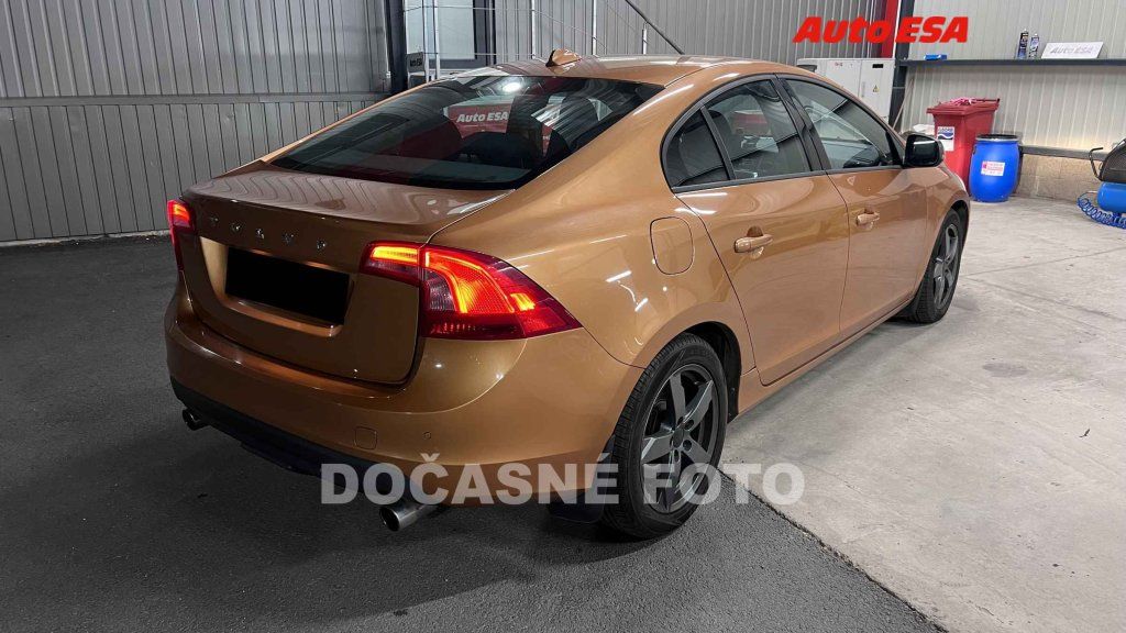 Volvo S60, 2.0 T,servis.kniha - fotka 2