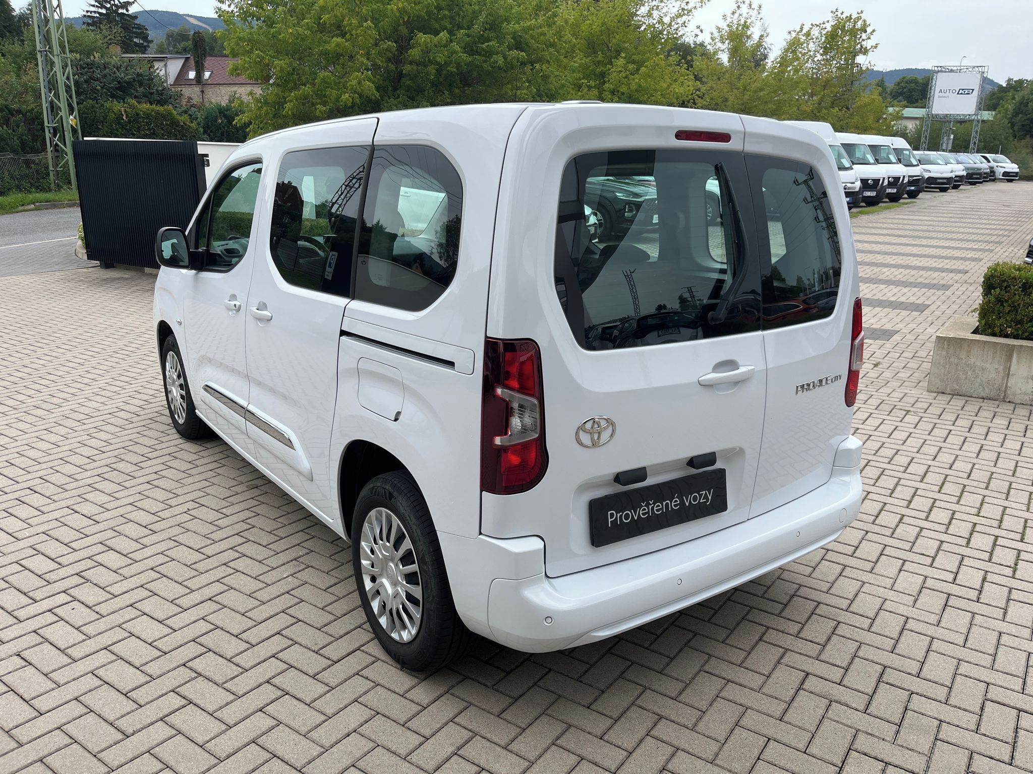 Toyota Proace City Verso, 1.5 D4-D 100k Business L1 6MT - fotka 4
