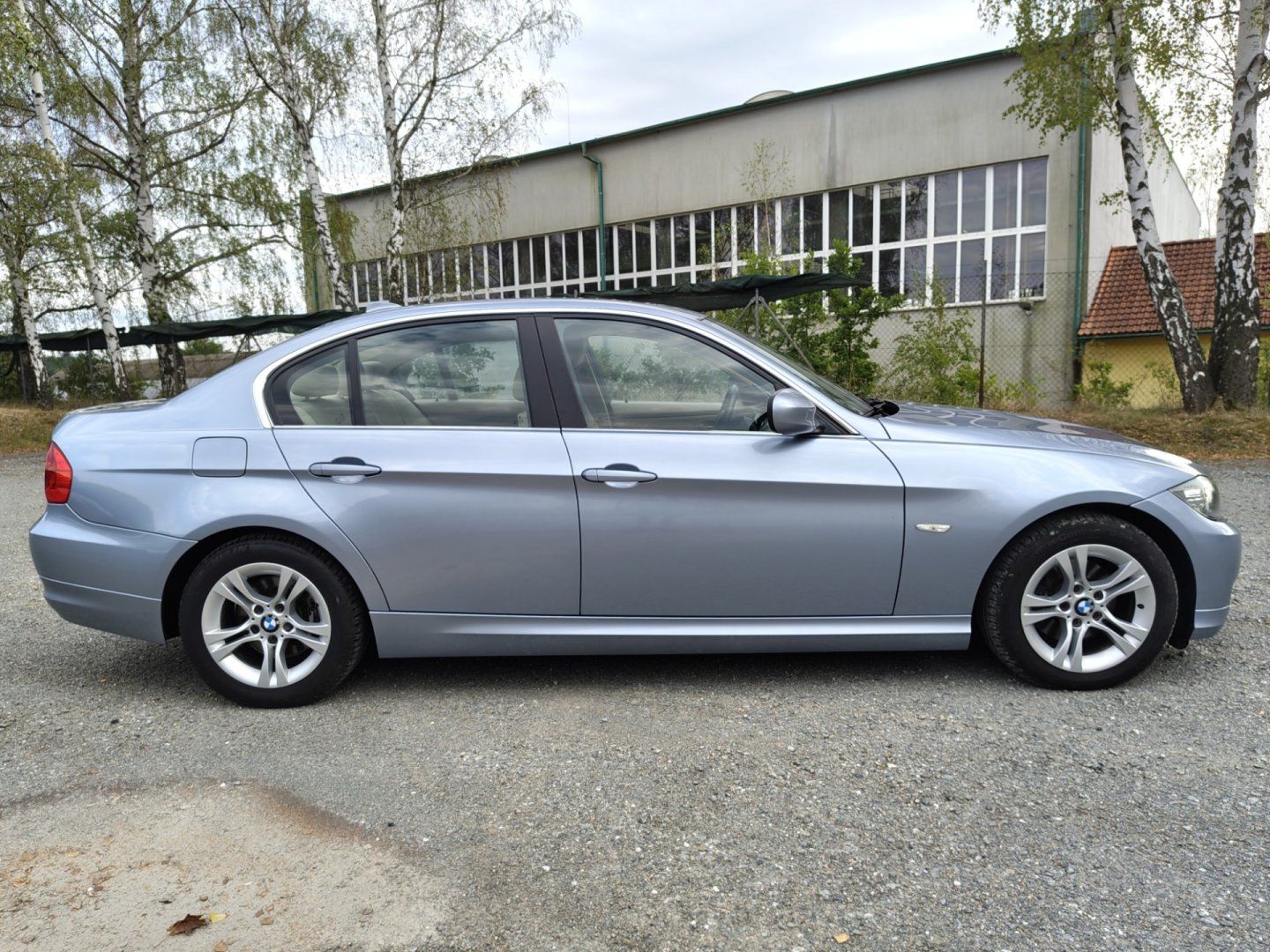 BMW Řada 3, E90 318i 100kW Facelift - fotka 4