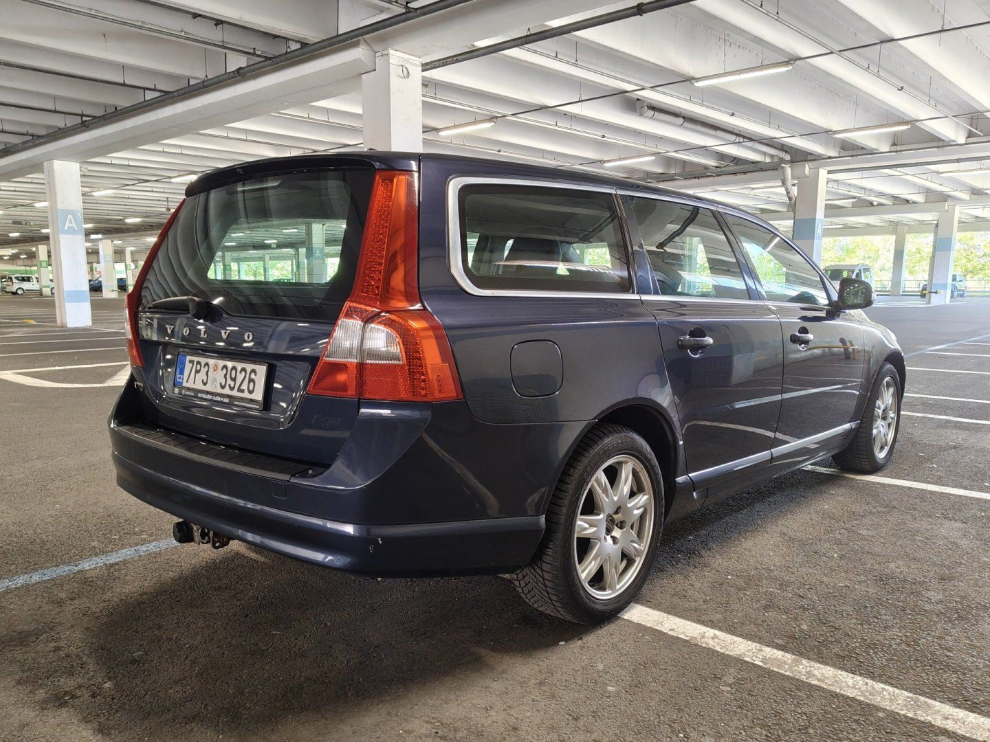 Volvo V70, 2,4 D5, pěkný stav, nekuřák - fotka 5