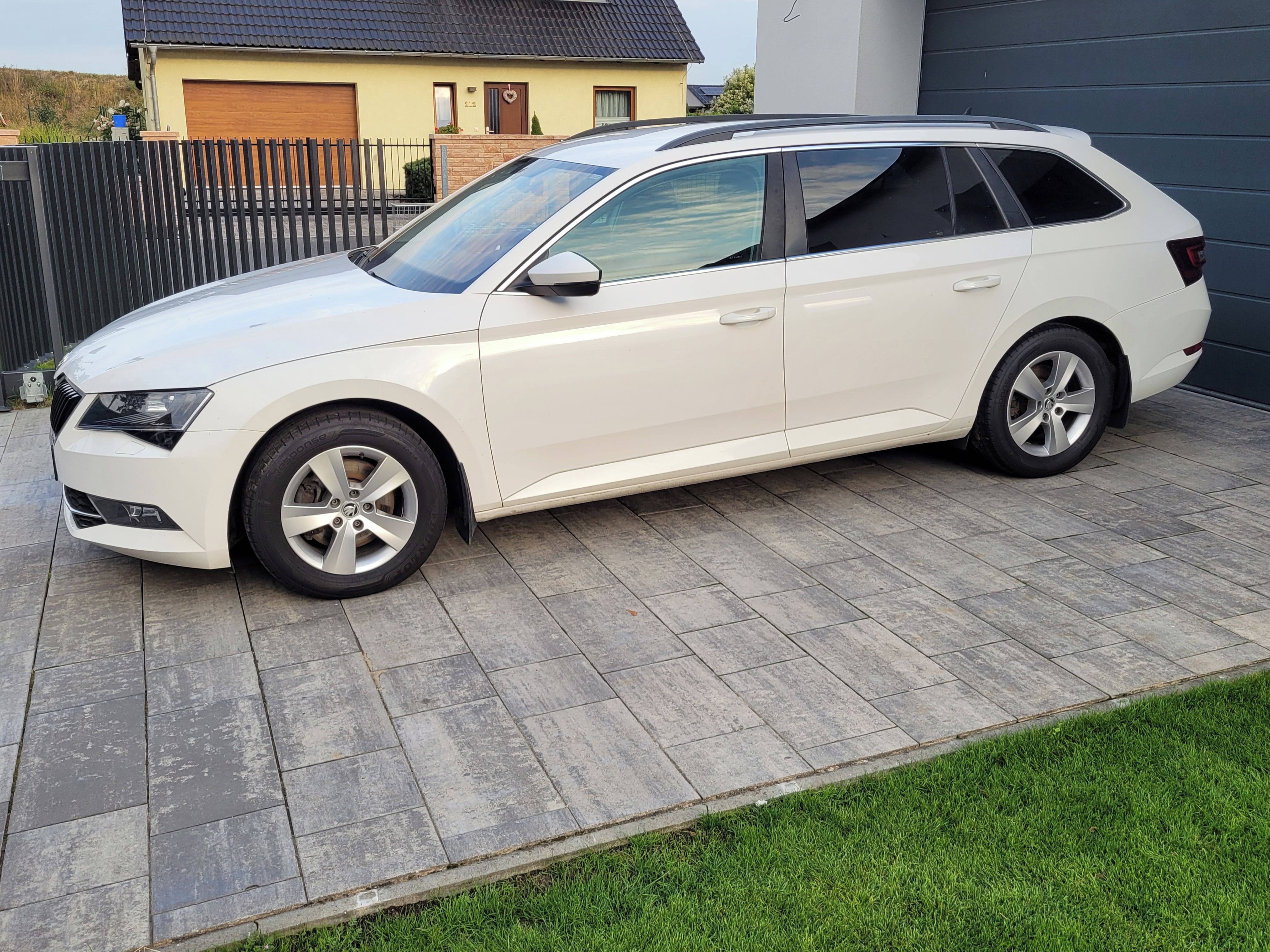 Škoda Superb, 1.4 TSI 110 kW - fotka 4