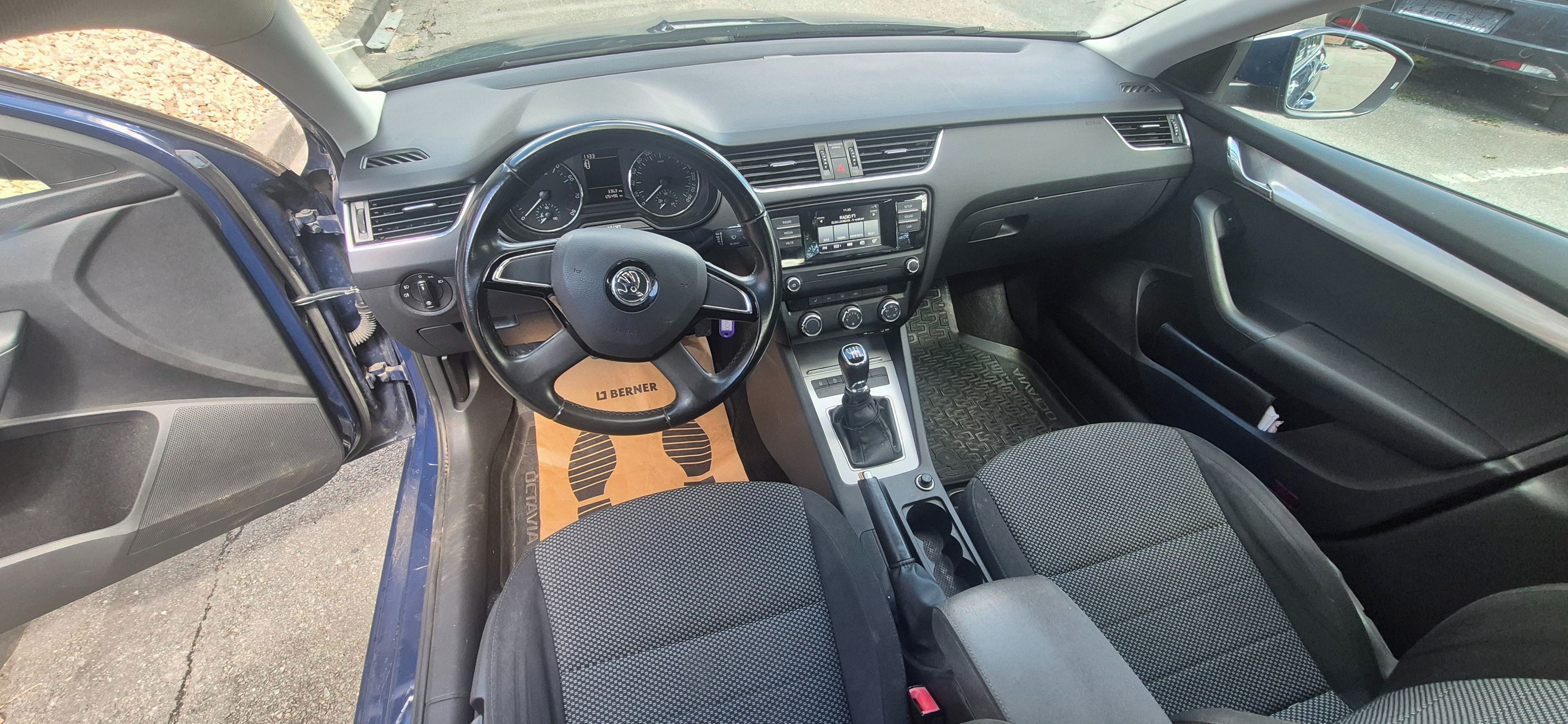 Škoda Octavia, 1,2, TSI, 77 kw,  rok 2015, - fotka 2