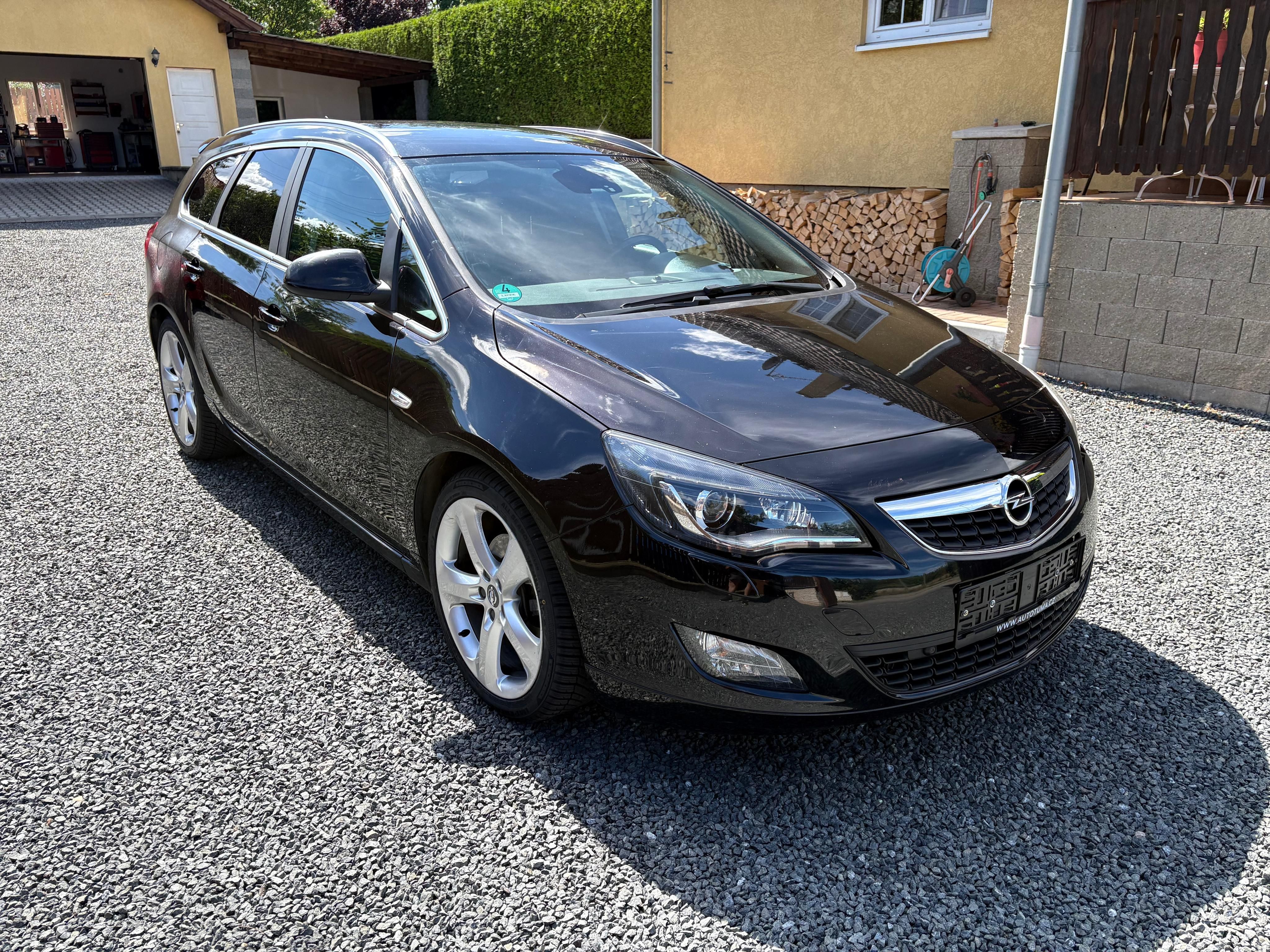 Opel Astra, Sports Tourer 1.6 16V, 132 KW - fotka 5