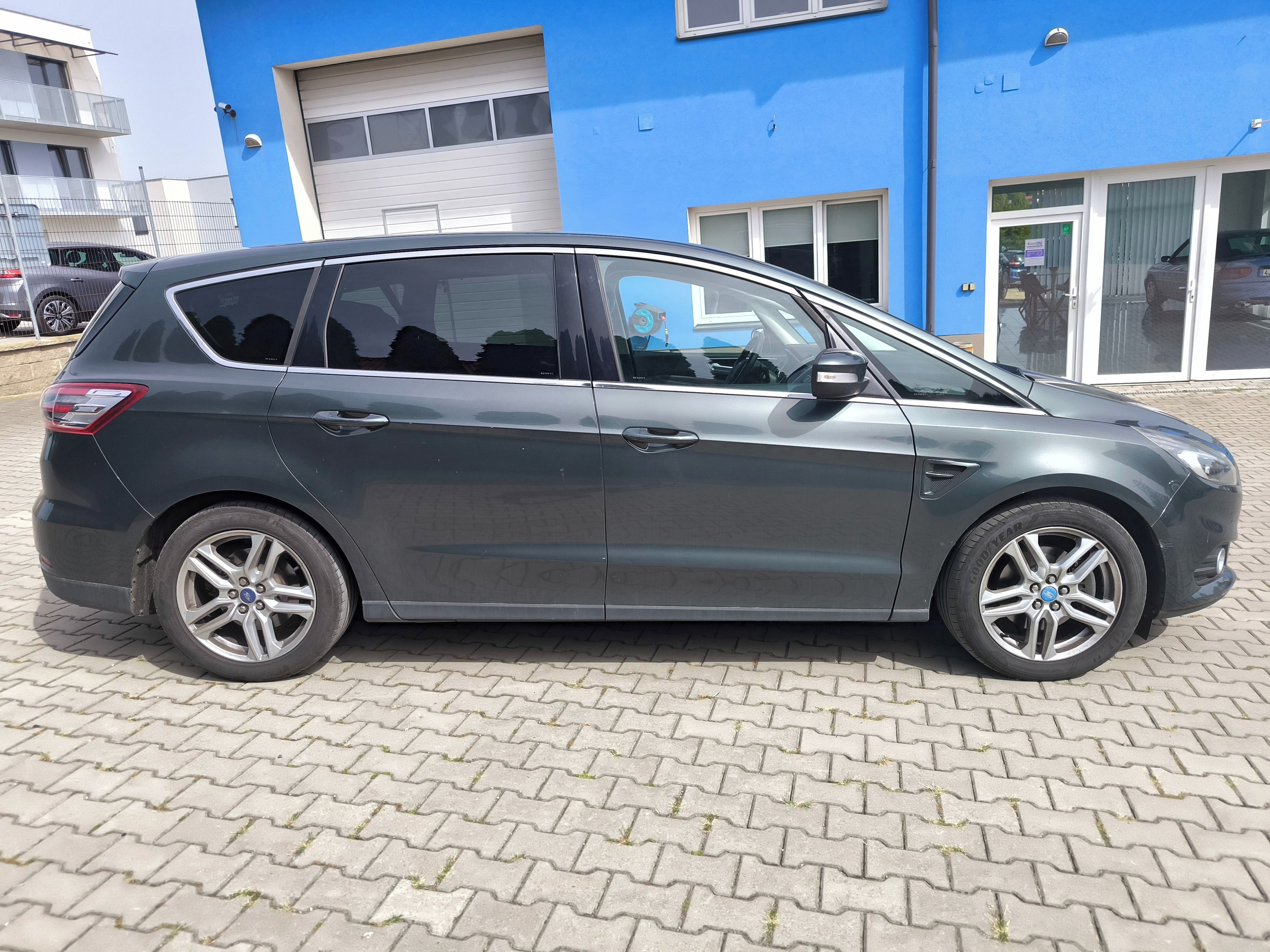Ford S-MAX, 2.0 TDCi AWD 132kW Titanium - fotka 4