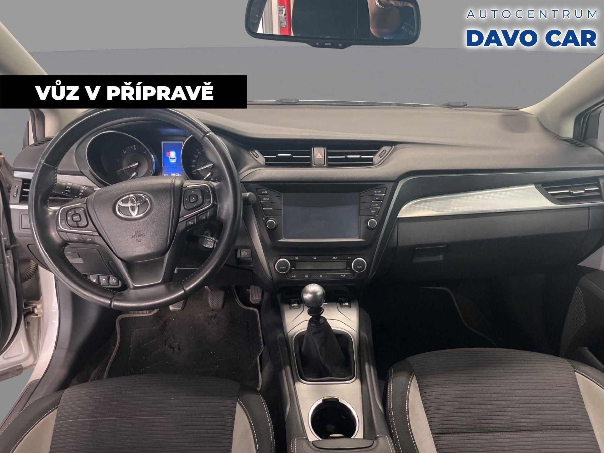 Toyota Avensis, 2,0 D-4D 105kW Aut.klima CZ - fotka 3
