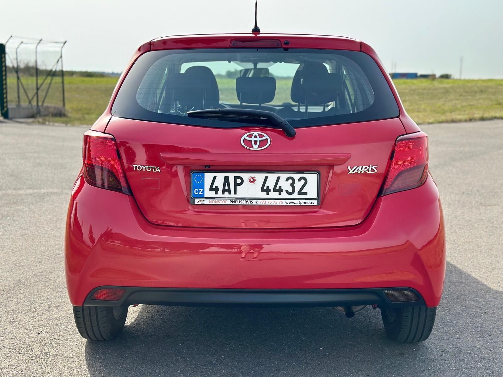 Toyota Yaris, 2. majitel, vždy garážováno - fotka 4