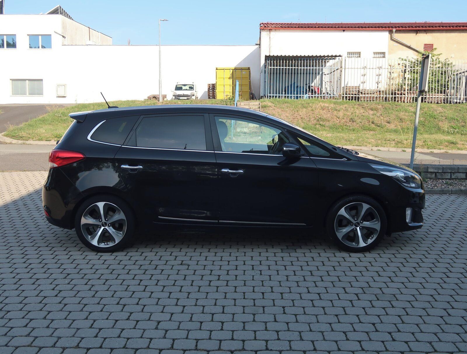 Kia Carens, 1.7 CRDi, 7 míst, Navi - fotka 6