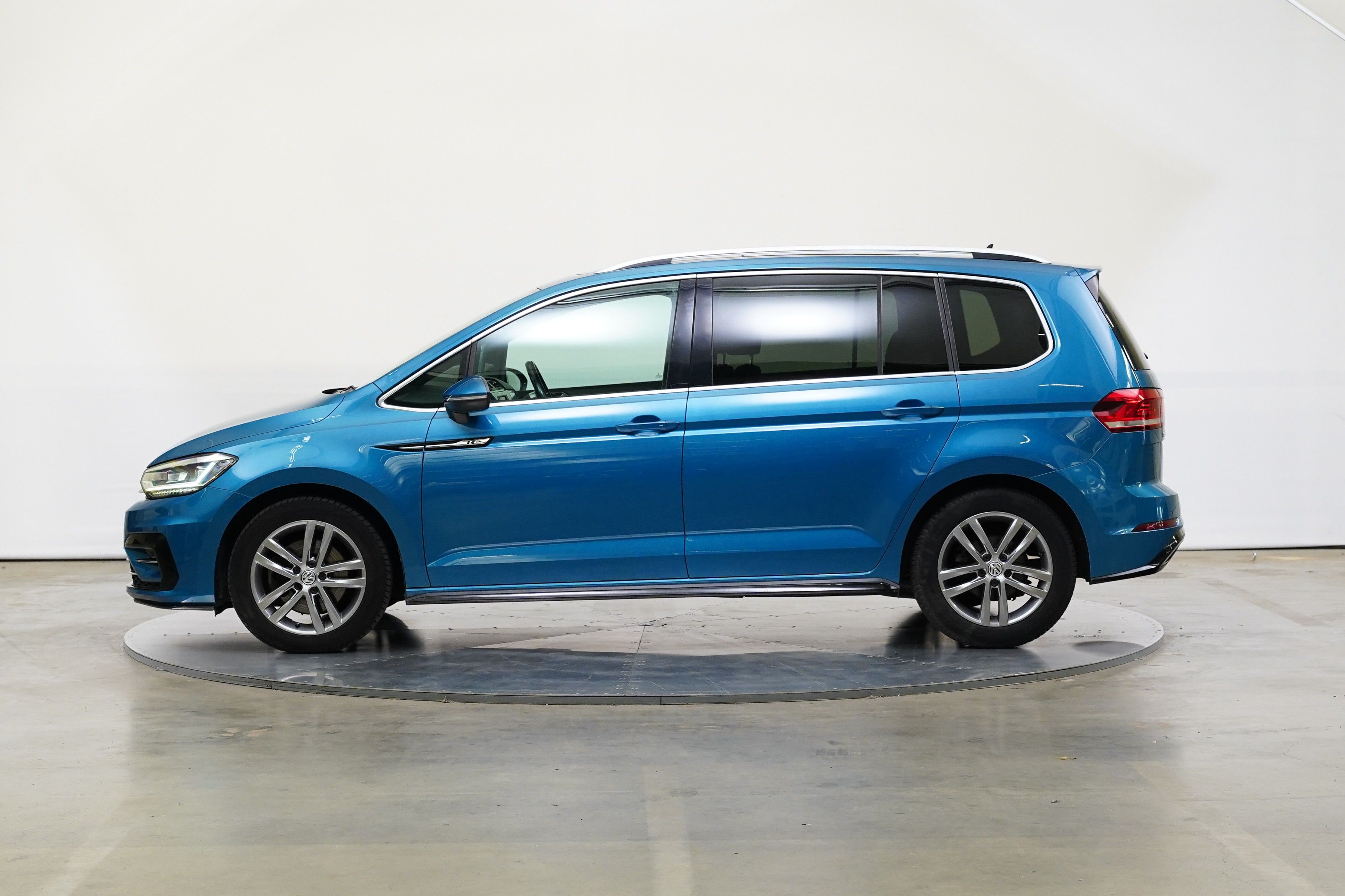 Volkswagen Touran, 1.6 TDI 85 kW R-Line - fotka 3