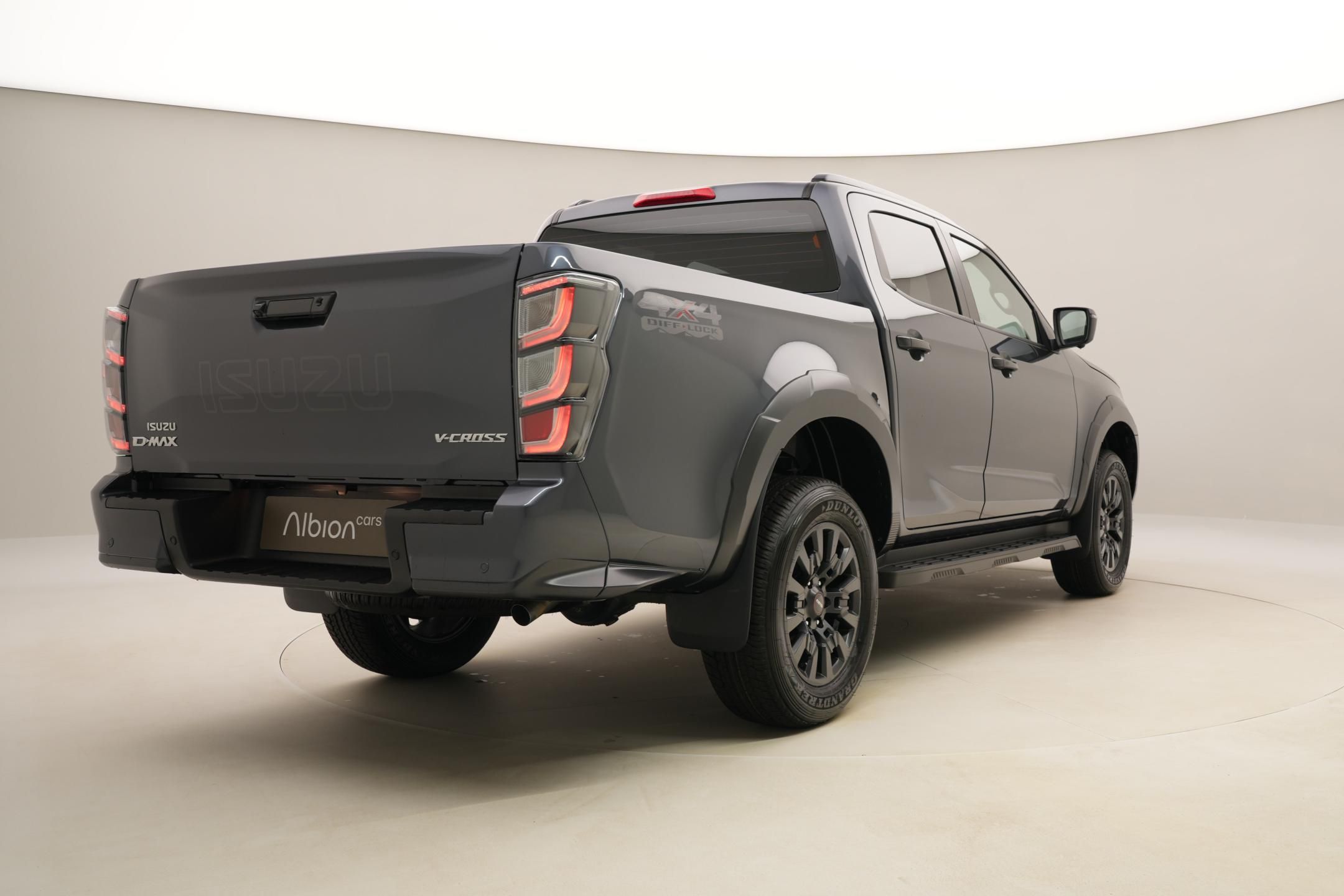 Isuzu D-Max, Double Cab 2,2 V-Cross 4x4 AUT - fotka 5