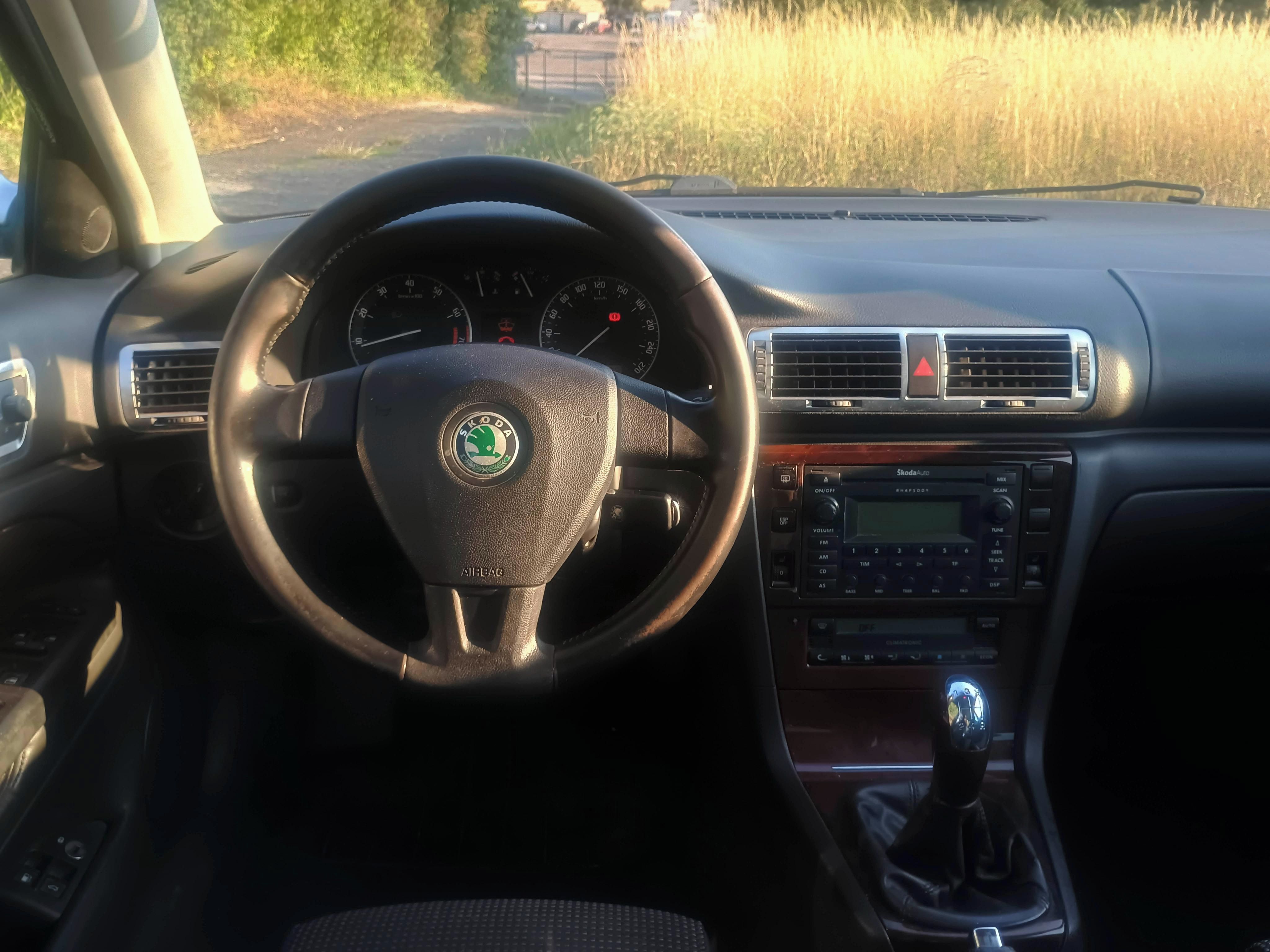 Škoda Superb, Škoda Superb 2.8 V6 142 kW - fotka 5