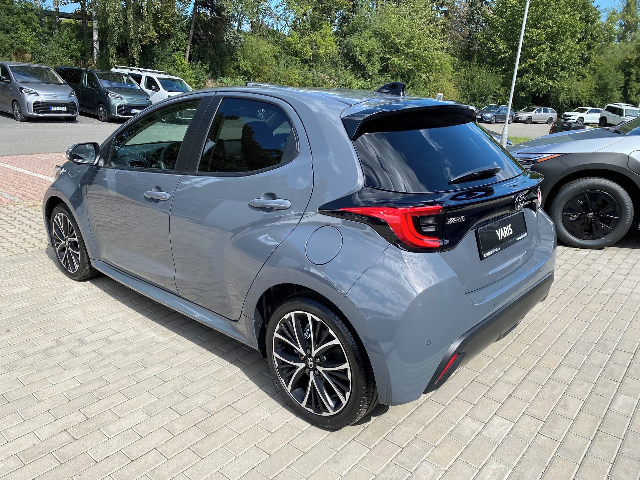 Toyota Yaris, 1.5 HEV STYLE - fotka 4