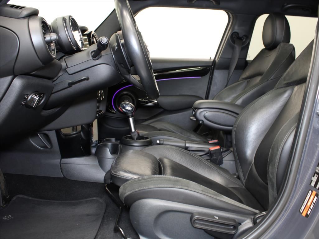 Mini Cooper S, 2,0 T.141kW H/K Pano. 2xSady k - fotka 6