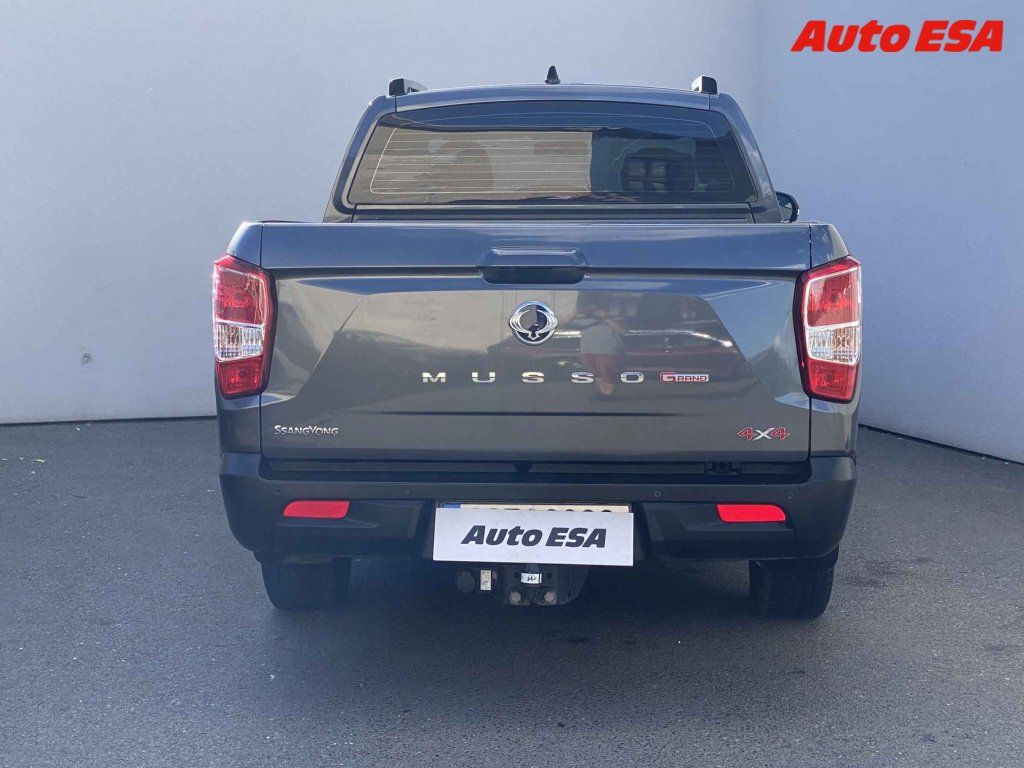 SsangYong Musso, 2.2 e-XDi 4x4,ČR,Style - fotka 5