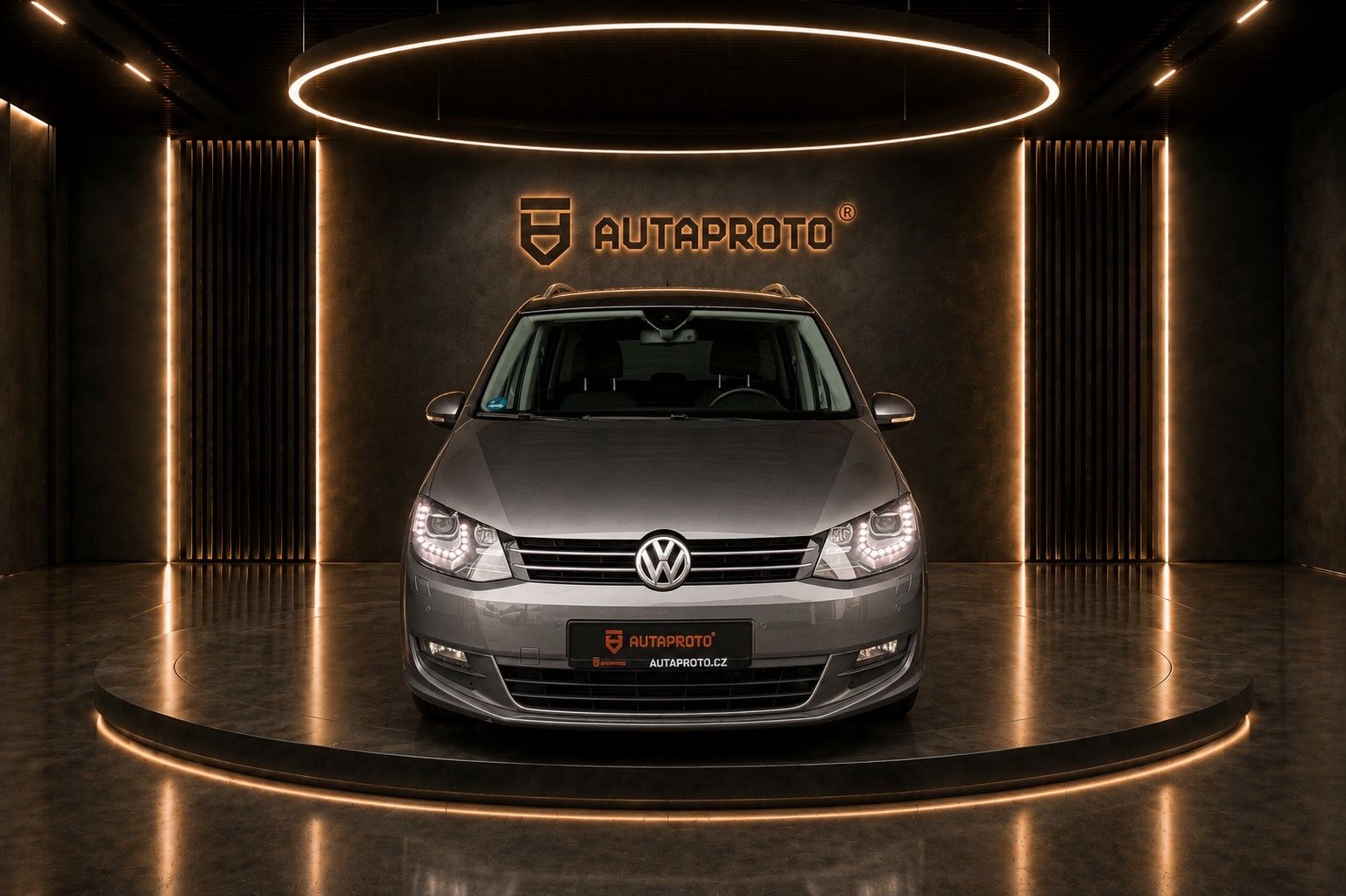Volkswagen Sharan, 2.OTDi-130kW-DSG-Highline-7m - fotka 2