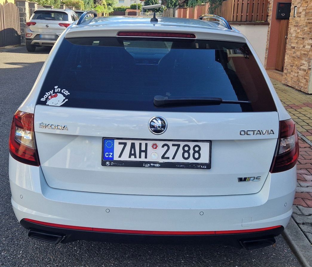 Škoda Octavia, 2.0 TSI DSG RS Combi - fotka 4