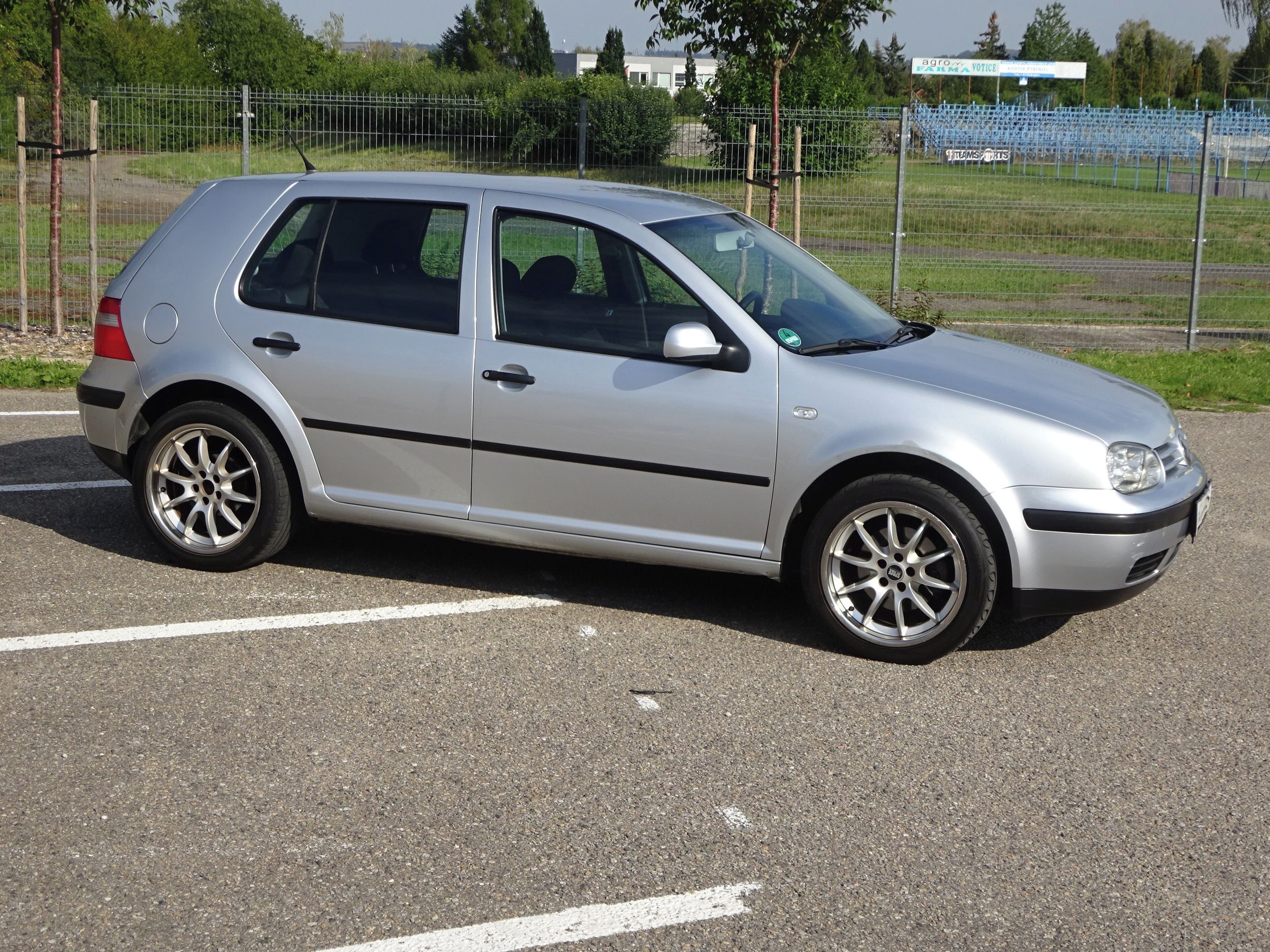 Volkswagen Golf, 1.9 TDI (74 KW) KLIMA - fotka 2