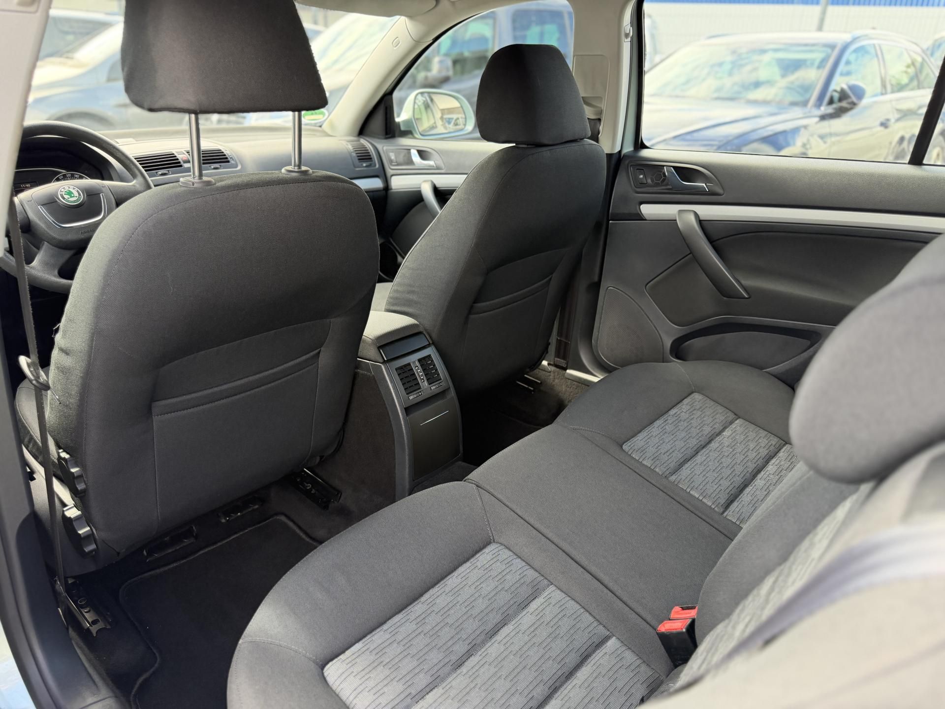 Škoda Octavia, 1.2 Tsi, 77kw, WEBASTO - fotka 5
