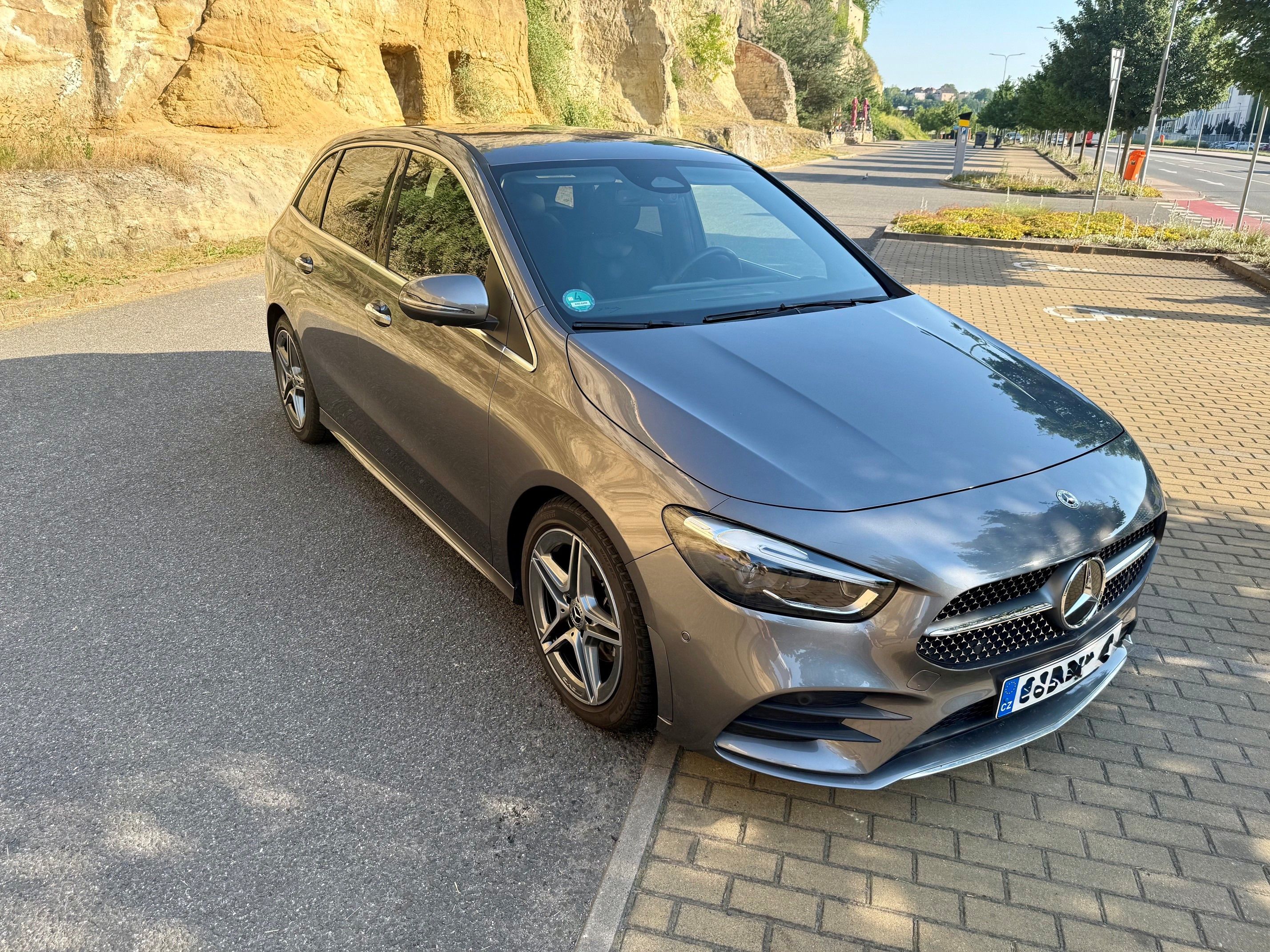 Mercedes-Benz Třídy B, AMG, tažné, nezávilé topení - fotka 6