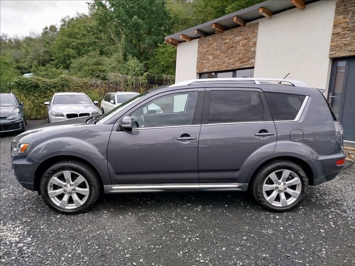 Mitsubishi Outlander, 2,0 i 108 kW, Alu,KLIMA,TAŽNÉ - fotka 3