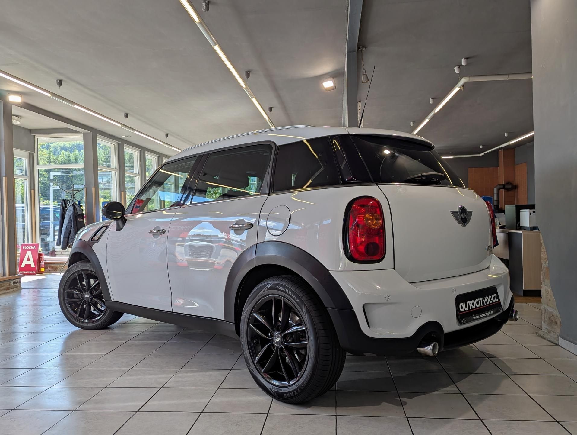 Mini Countryman, 2.0 D A/T PDC, TEMPOMAT, KLIMA - fotka 5