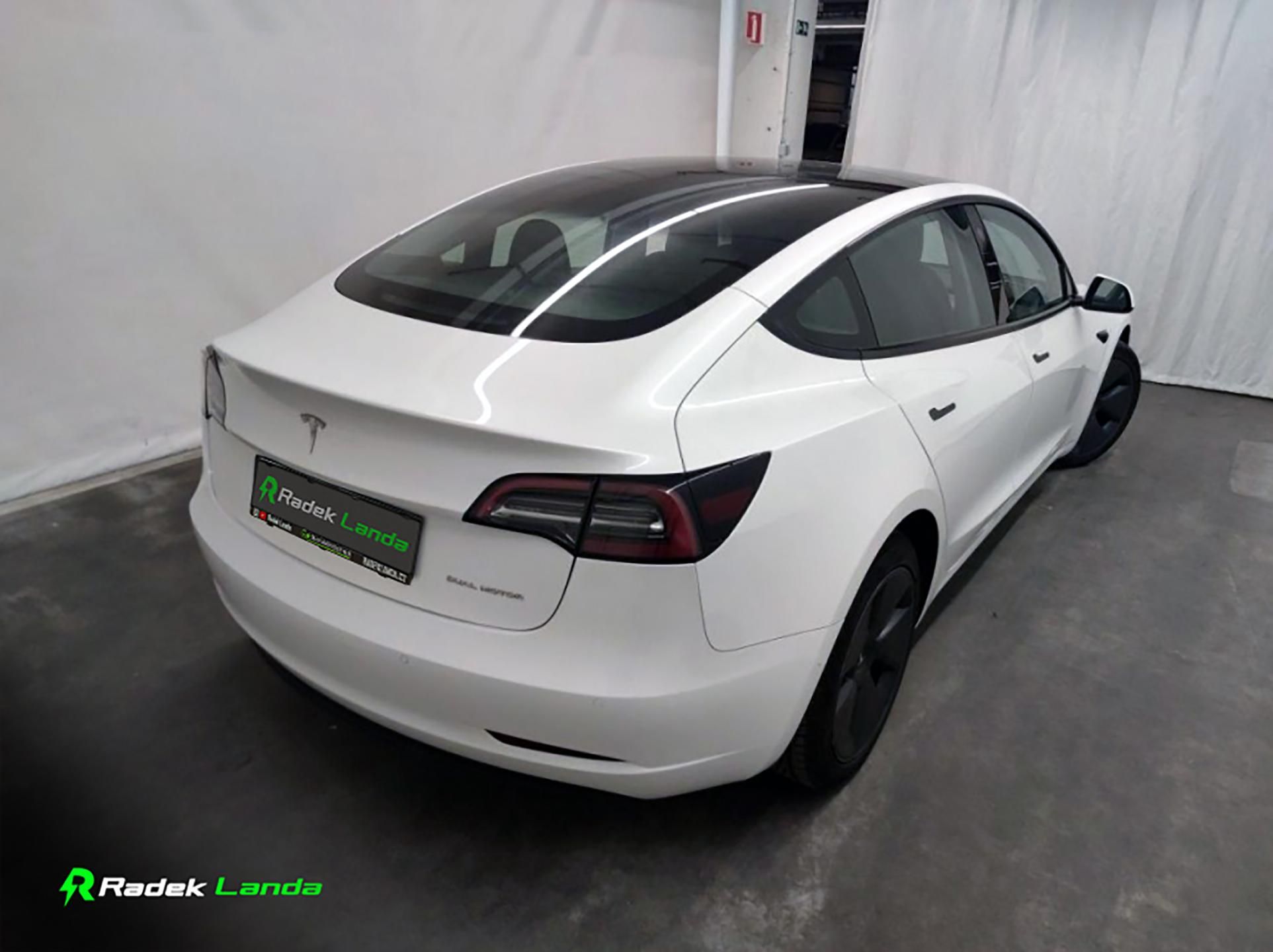 Tesla Model 3, AWD | Dual Motor, AMD Ryzen - fotka 4