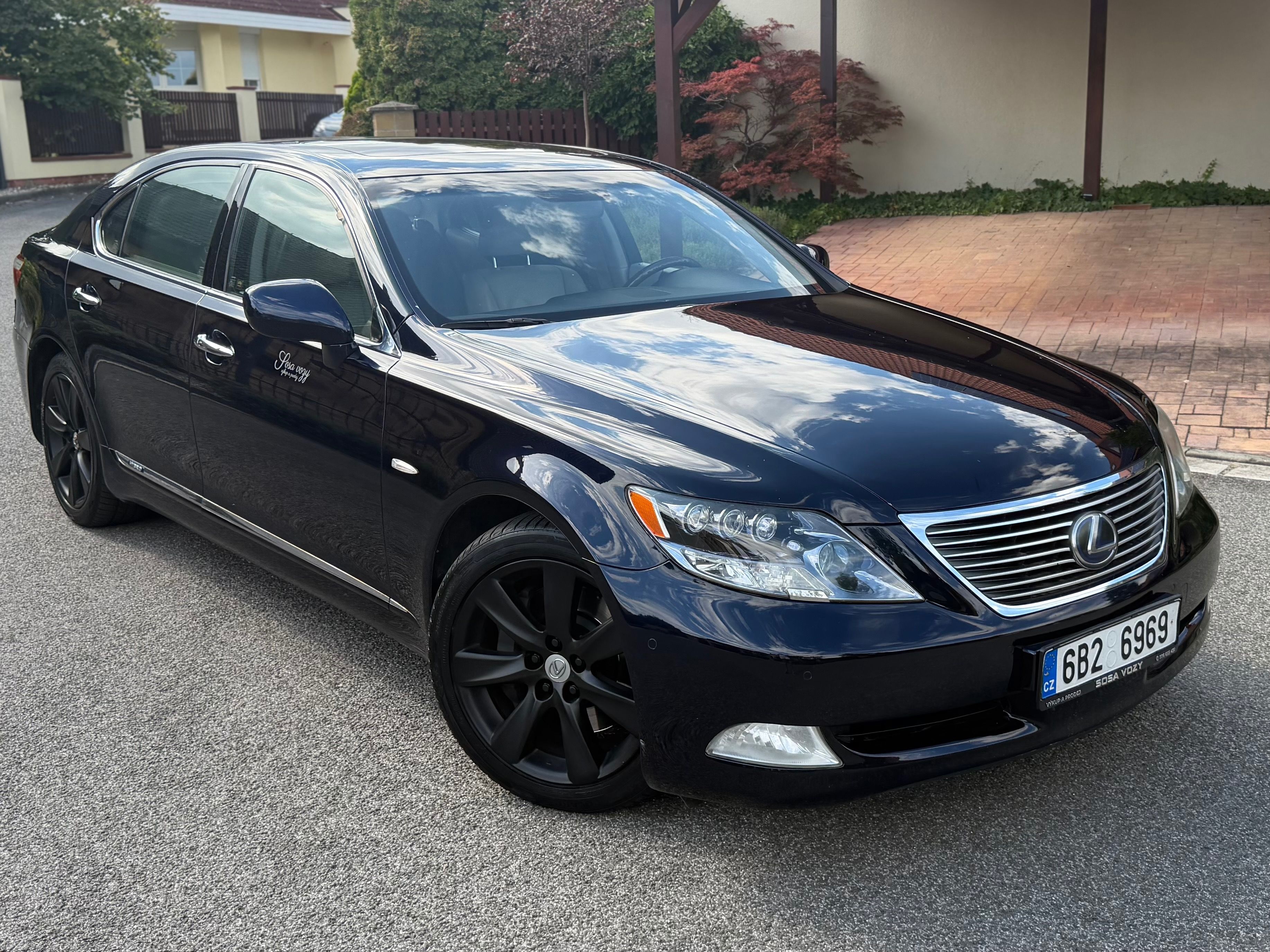 Lexus LS - fotka 6