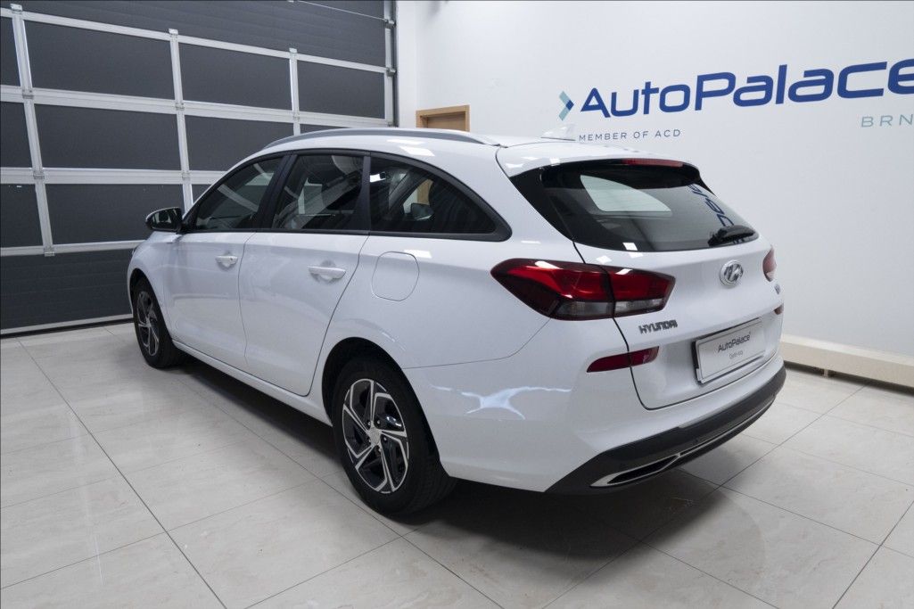 Hyundai i30, 1,5 CVVT KAMERA 1. MAJITEL ČR - fotka 5