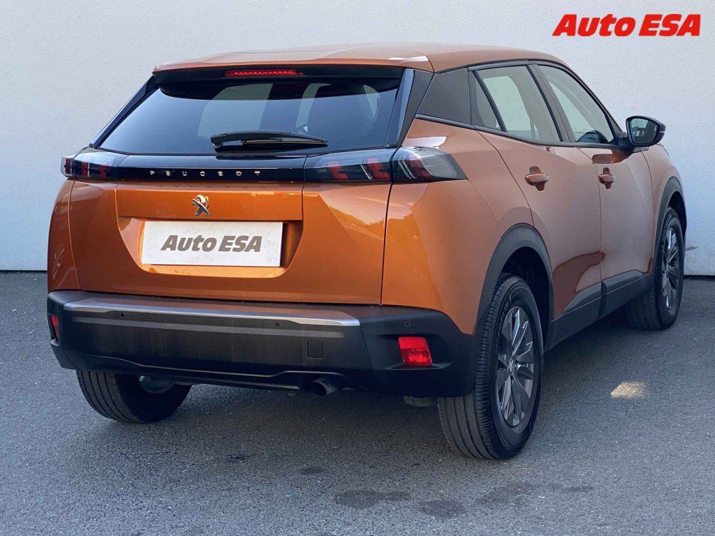 Peugeot 2008, 1.2 - fotka 4