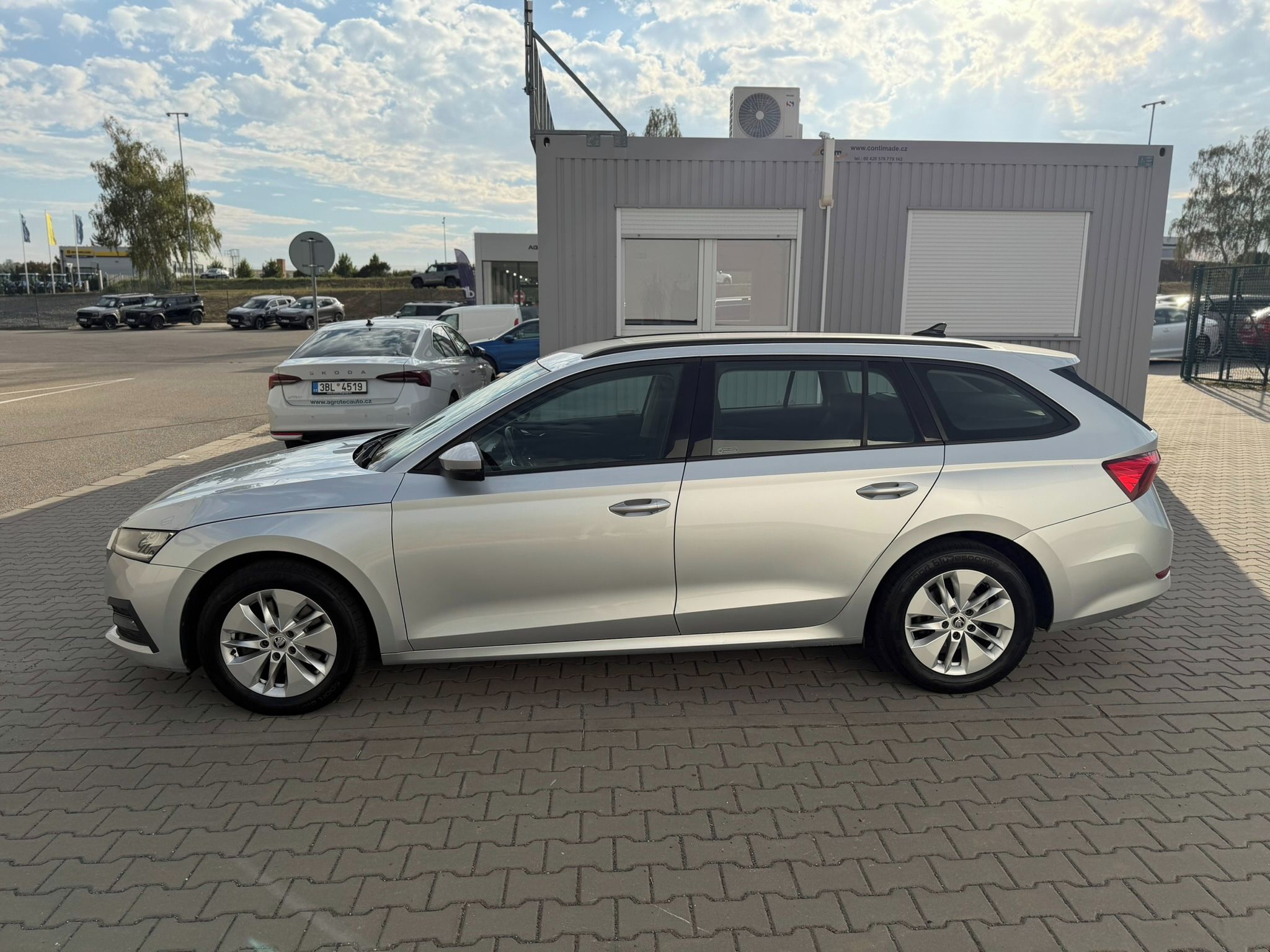 Škoda Octavia, 2.0 TDI 110kW Ambition 4x4 DSG - fotka 4