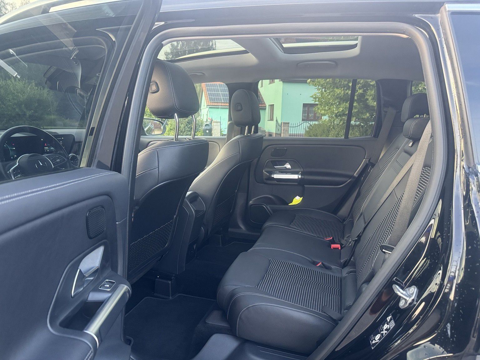 Mercedes-Benz GLB, 200 d 4 MATIC - Servisováno - fotka 6