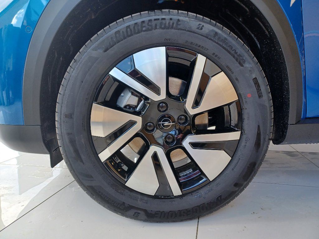 Opel Frontera, GS Hybrid 1.2T 145k AT6 - fotka 5