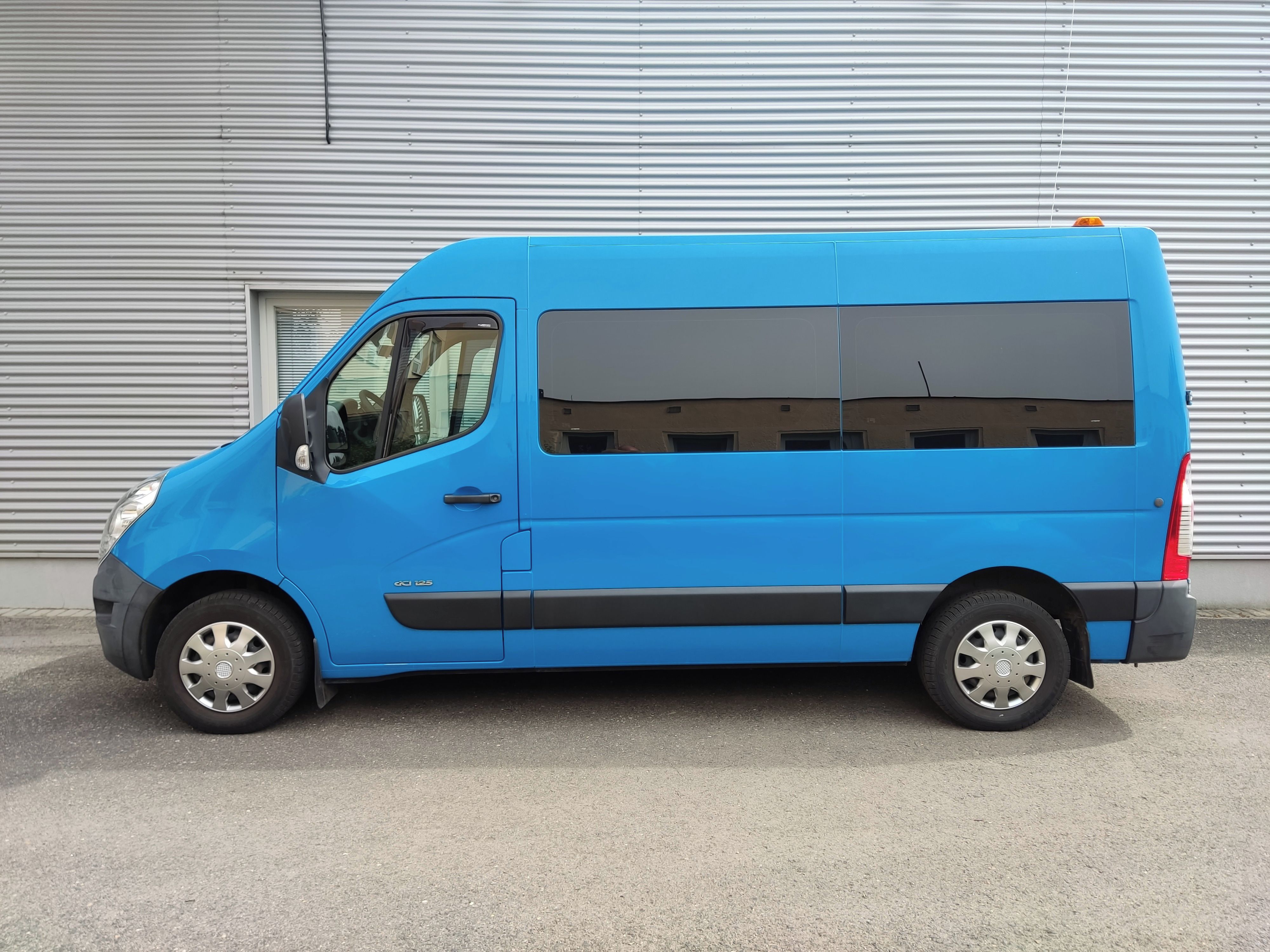 Renault Master, 2.3 dCi 92 kW 9-míst - fotka 3