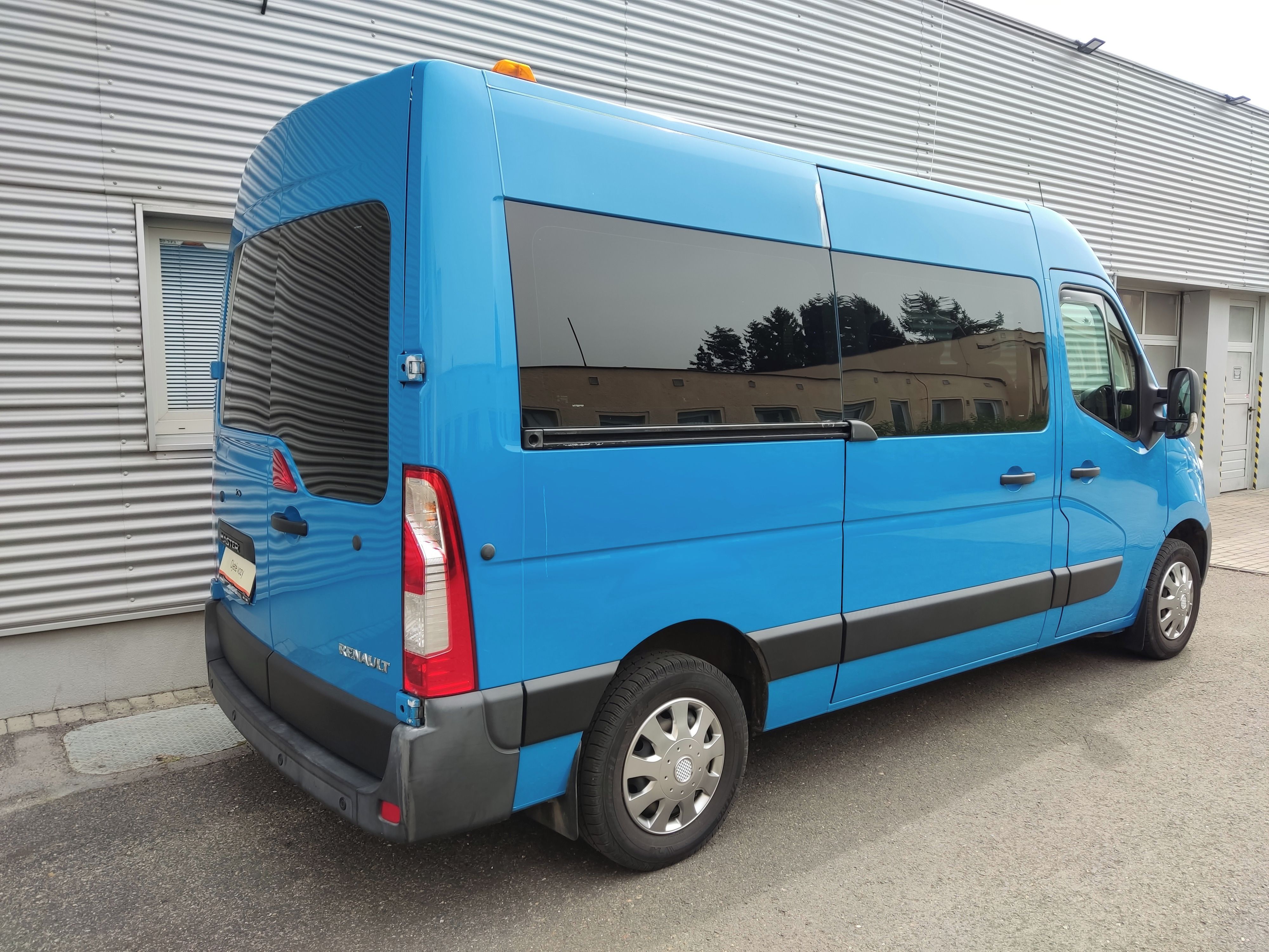 Renault Master, 2.3 dCi 92 kW 9-míst - fotka 2