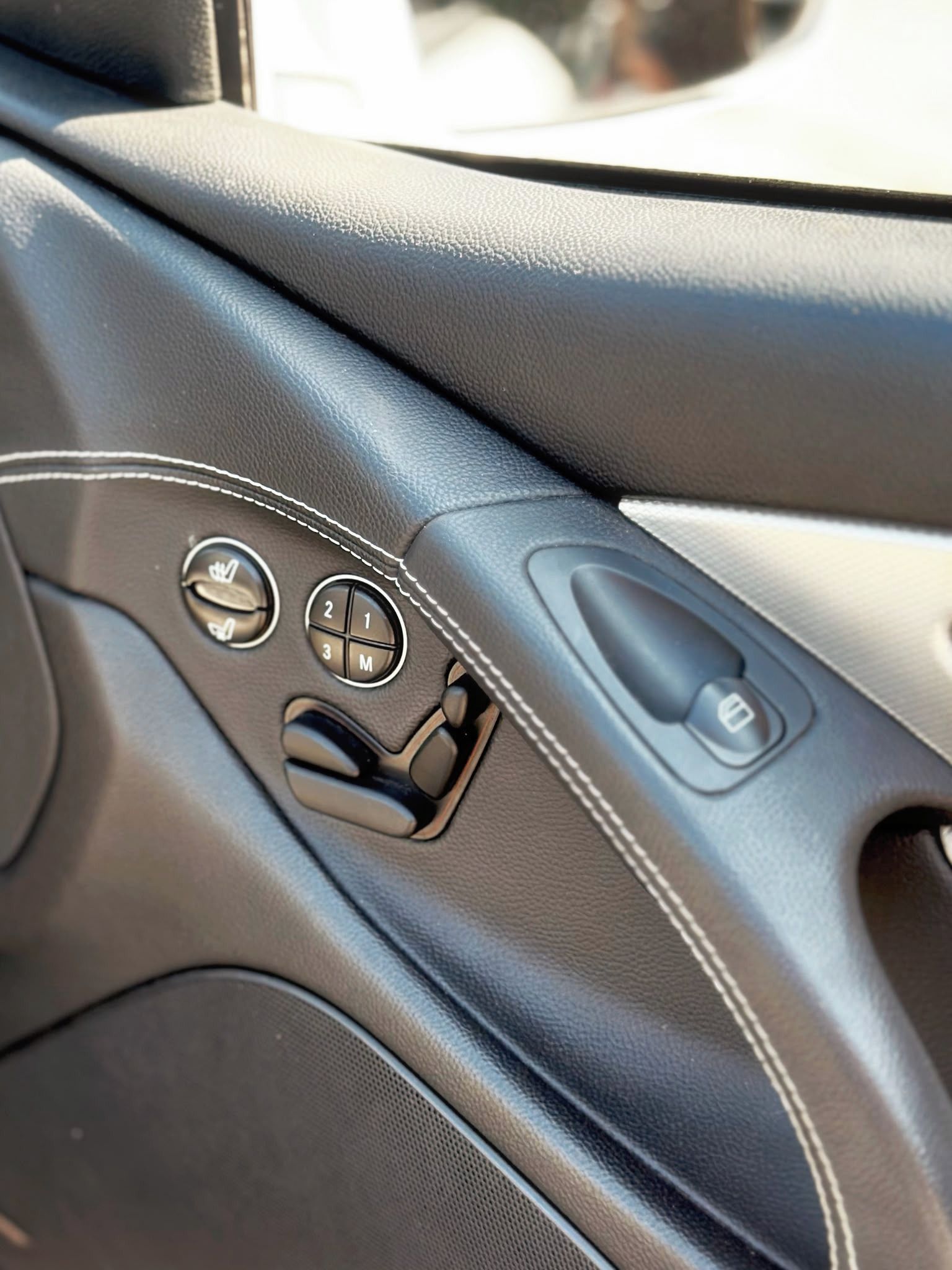 Mercedes-Benz SL, Výjimečný posezóní prodej. - fotka 4