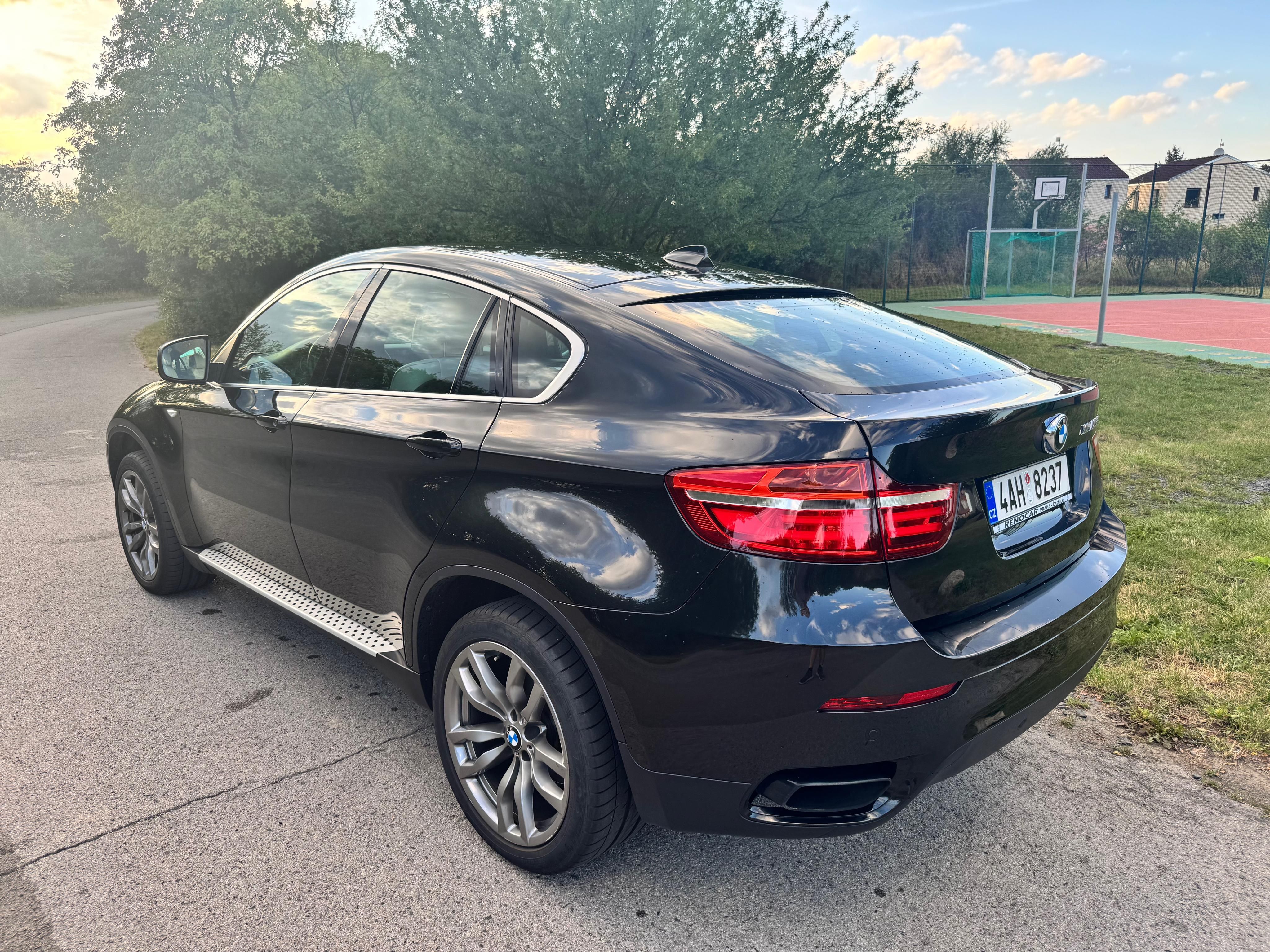 BMW X6, M50d - fotka 2