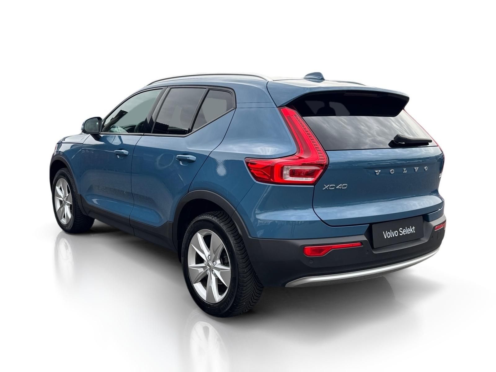 Volvo XC40, T2 FWD MOMENTUM // 1. maj. - fotka 3