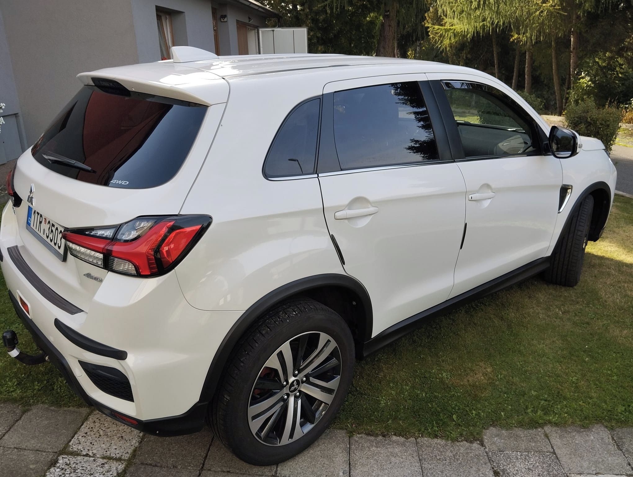Mitsubishi ASX, 2.0 110kw 4WD garážovaný - fotka 4