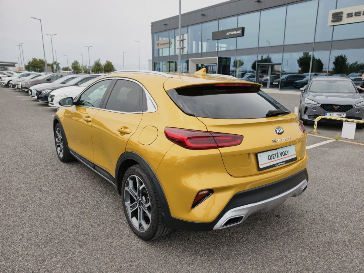 Kia XCee´d, 1,4 T-GDi MT 103kW 1.ČR Servis - fotka 6