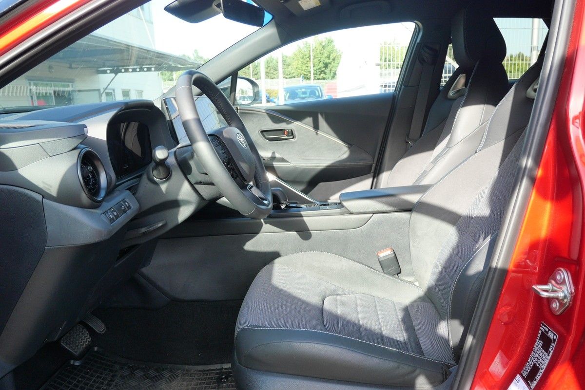 Toyota C-HR, 1.8 Hybrid 72 kW - fotka 5