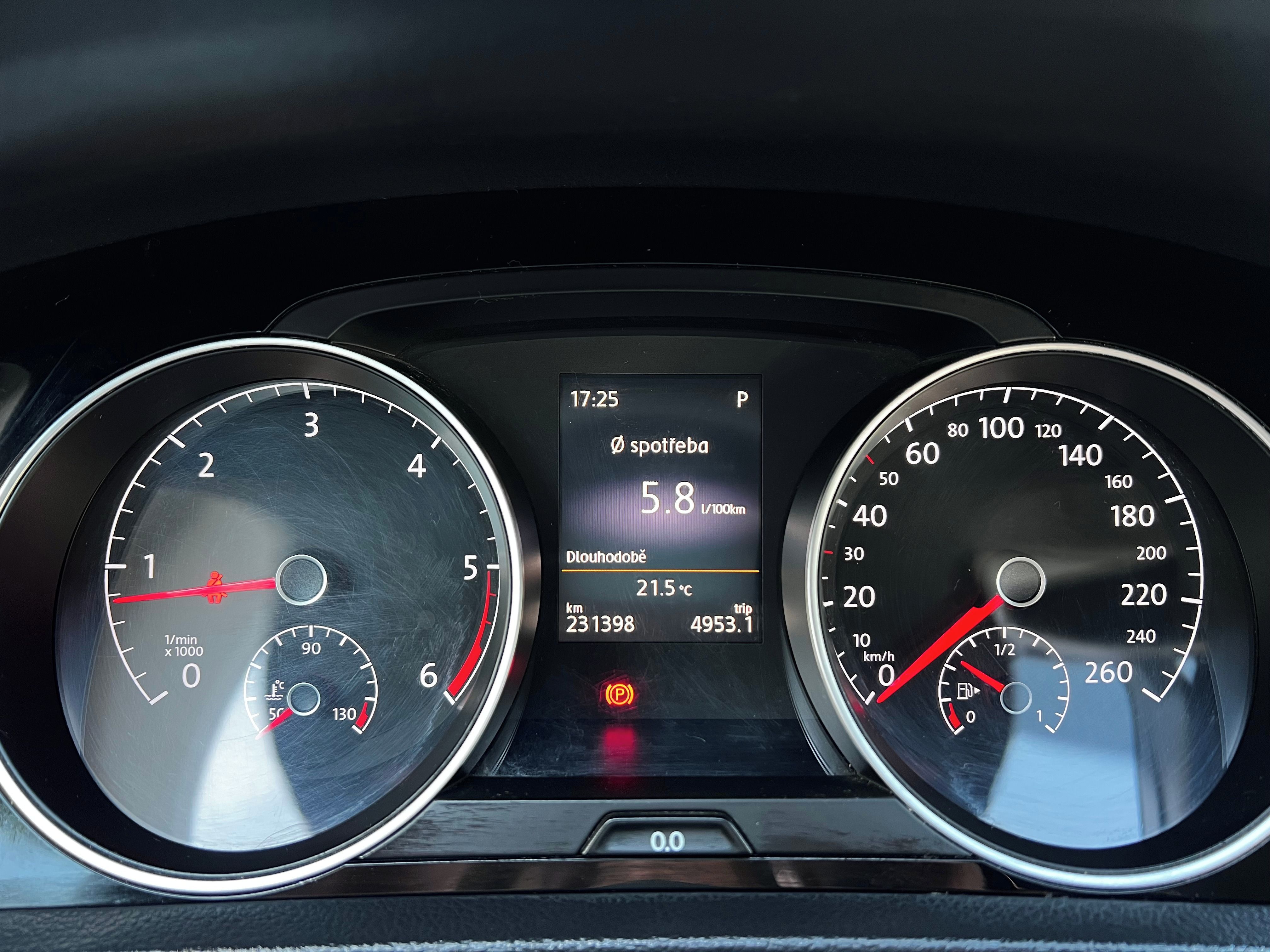 Volkswagen Golf, VW Golf VII 1.6 TDI - fotka 2