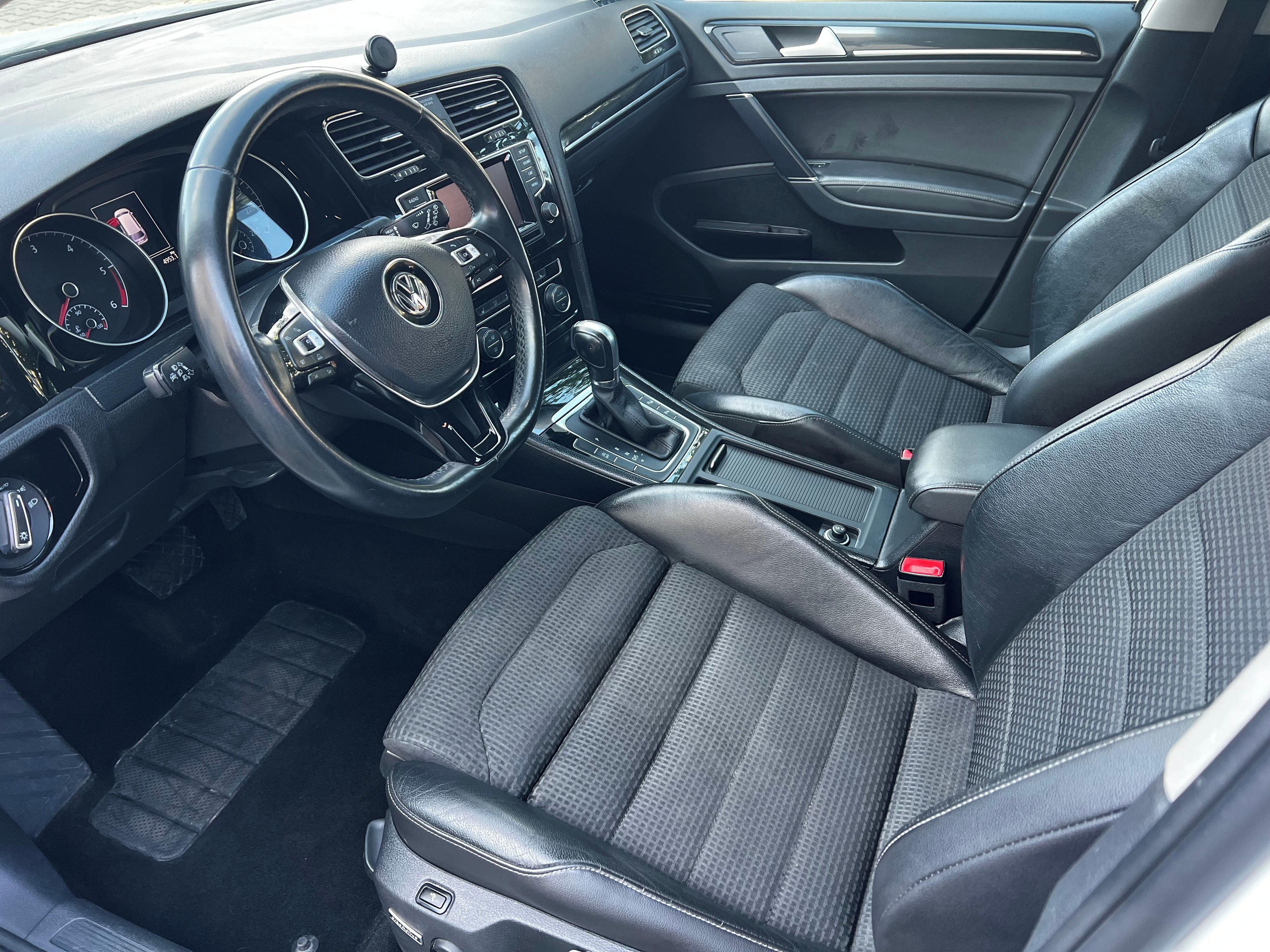 Volkswagen Golf, VW Golf VII 1.6 TDI - fotka 4