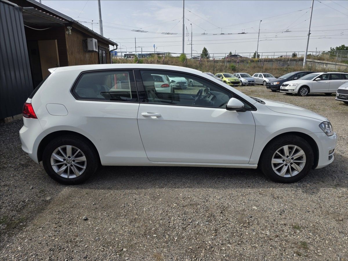 Volkswagen Golf, 1,2 TSi  63 KW  1 Majitel - fotka 4