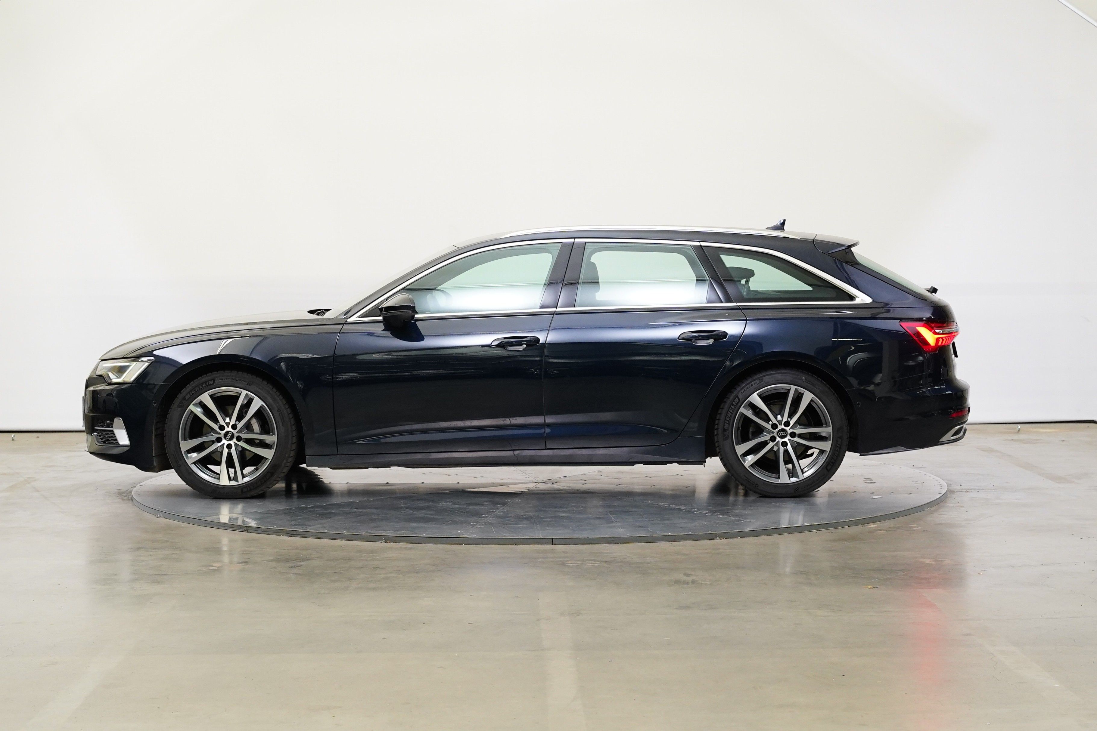 Audi A6, 2.0 TDI 150 kW - fotka 3