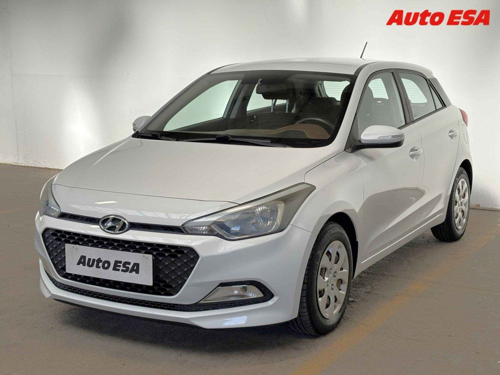 Hyundai i20, 1.25 i,1.maj,ČR - fotka 3