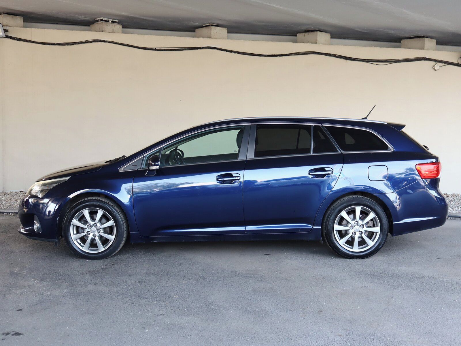 Toyota Avensis, 1.8 Valvematic, Automat - fotka 3