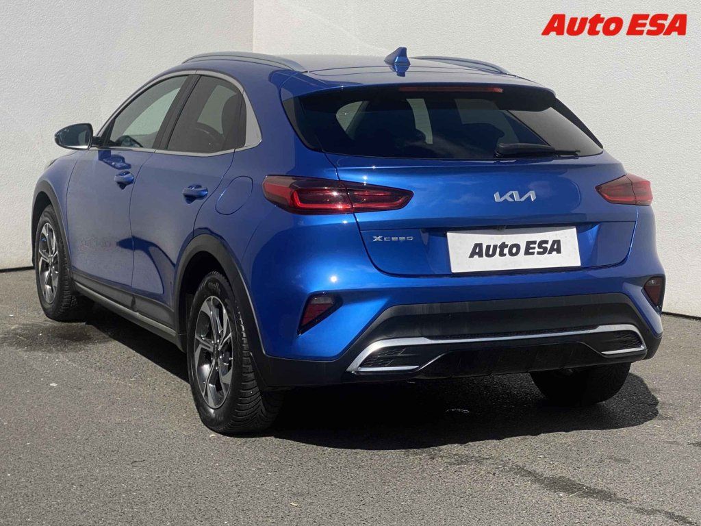 Kia XCee´d, 1.5 TGDi,ČR,Exclusive - fotka 6